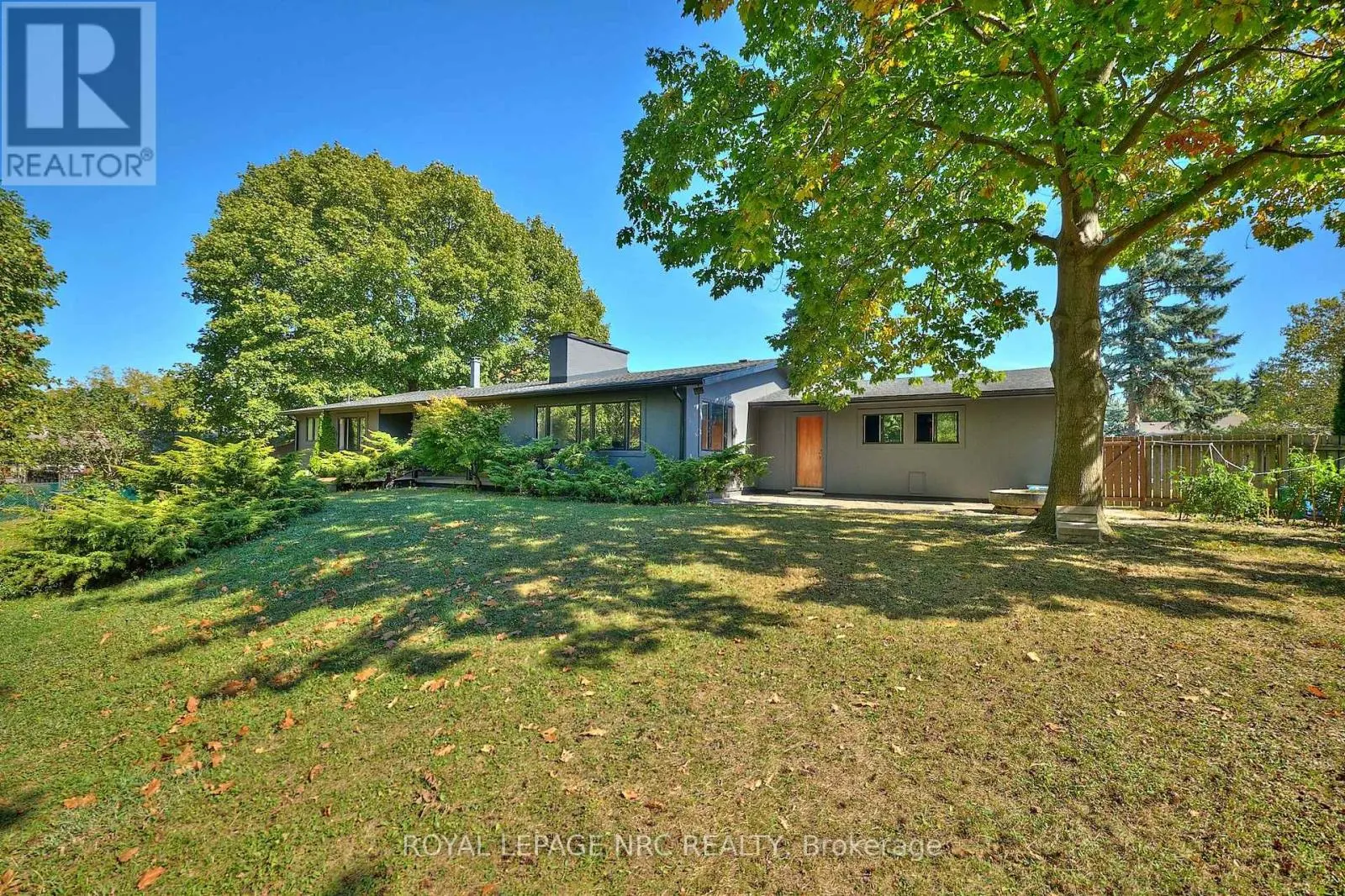 7 WOODMOUNT DRIVE