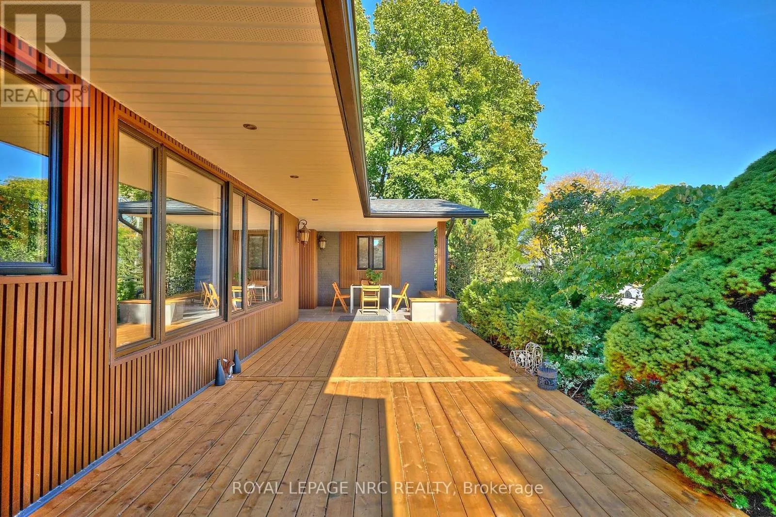 7 WOODMOUNT DRIVE
