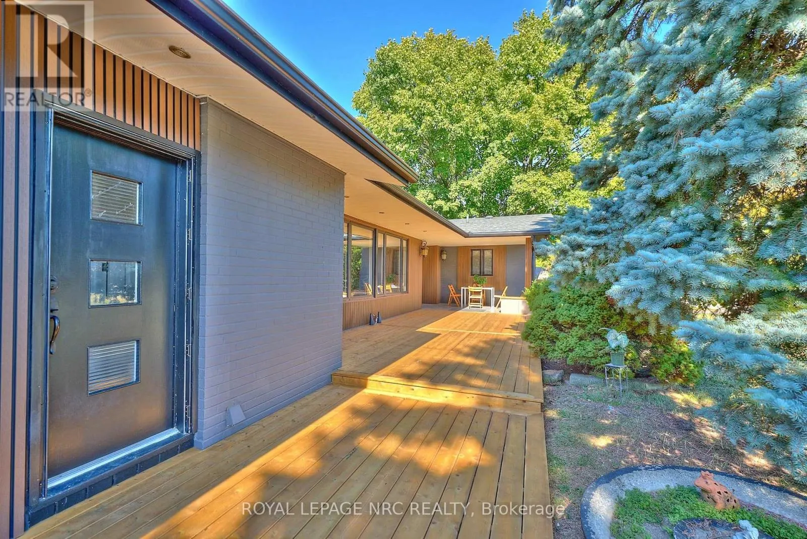 7 WOODMOUNT DRIVE