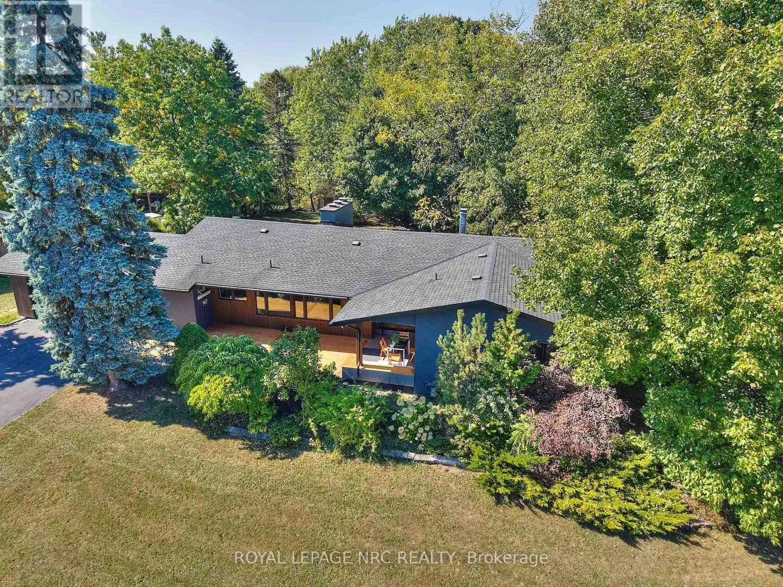 7 WOODMOUNT DRIVE