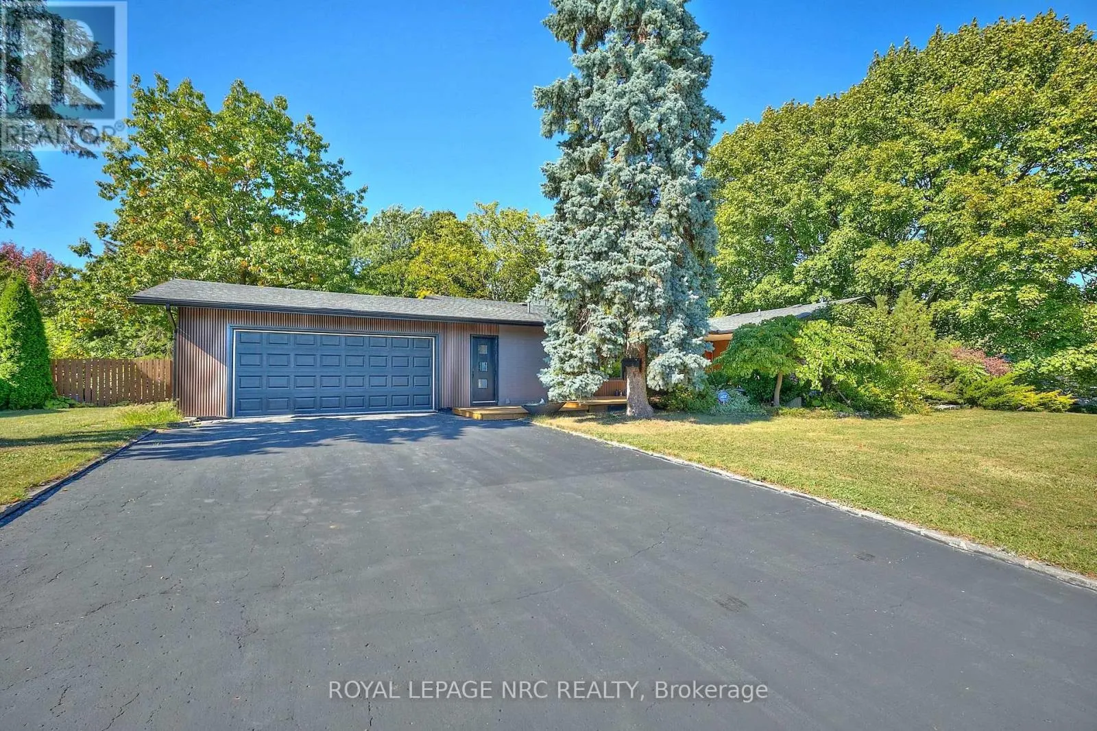 7 WOODMOUNT DRIVE