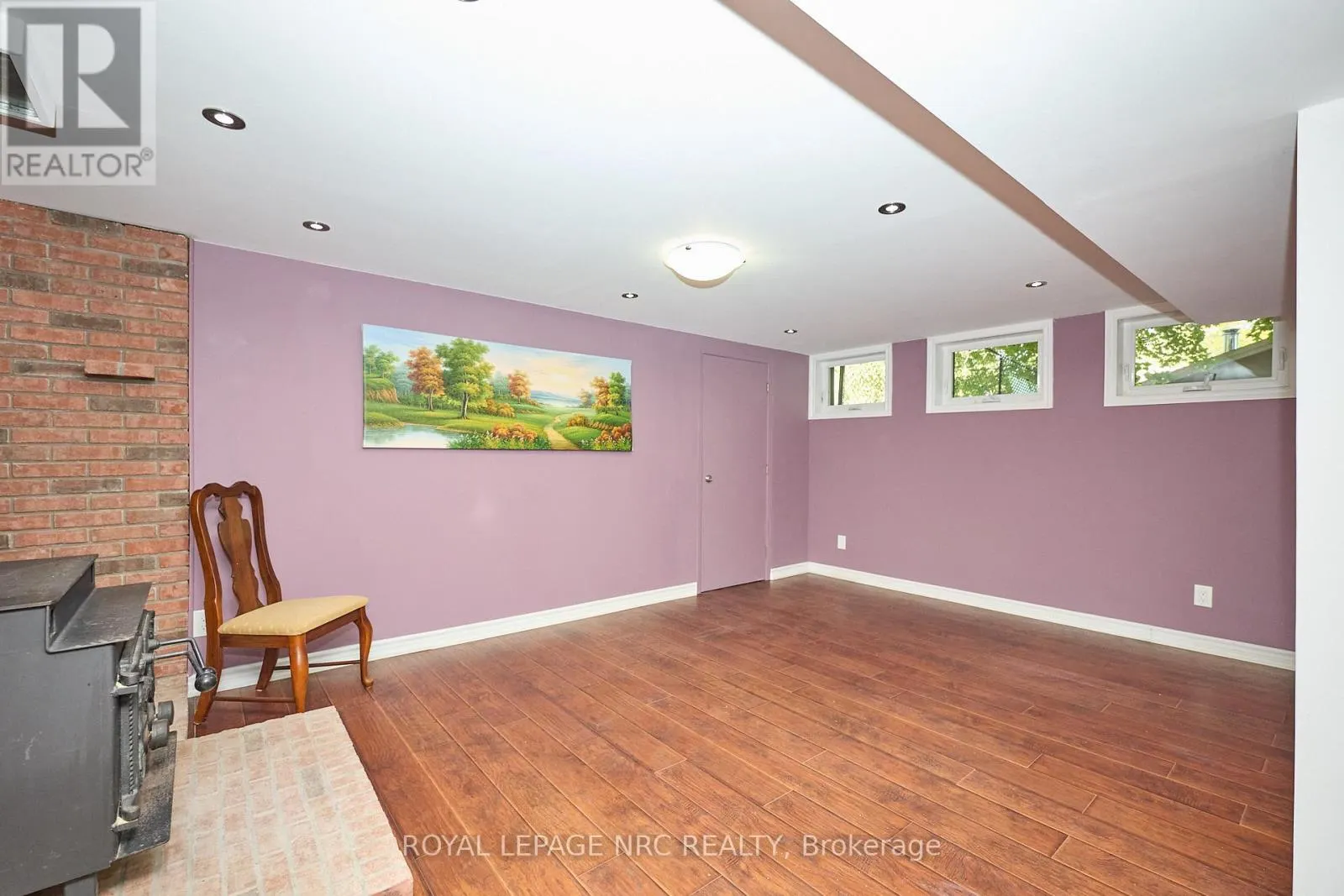7 WOODMOUNT DRIVE