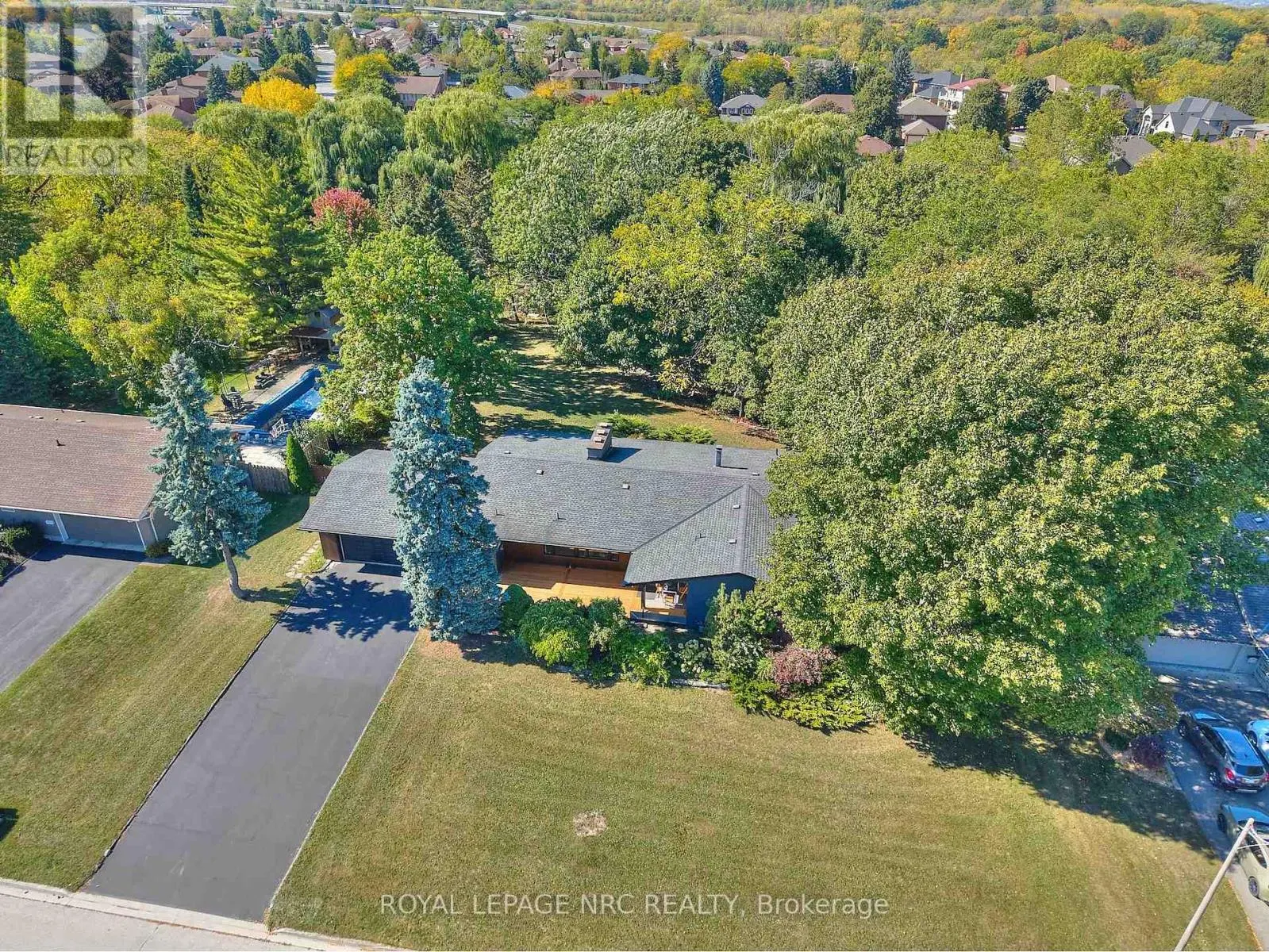 7 WOODMOUNT DRIVE