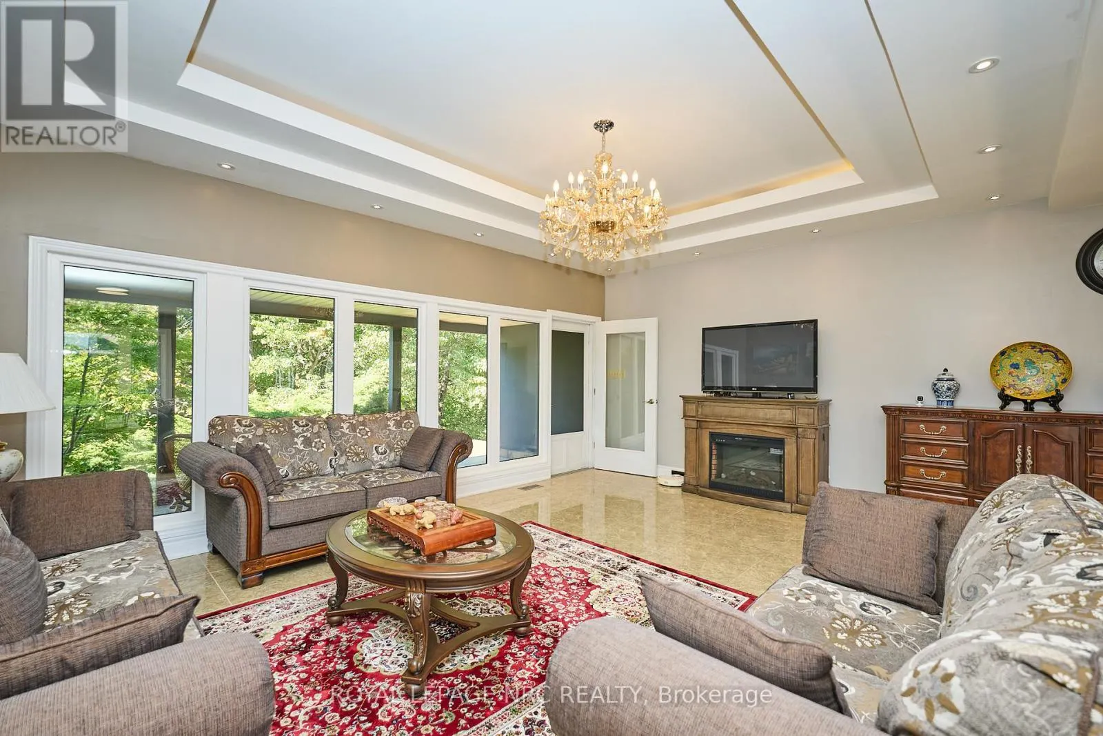 7 WOODMOUNT DRIVE