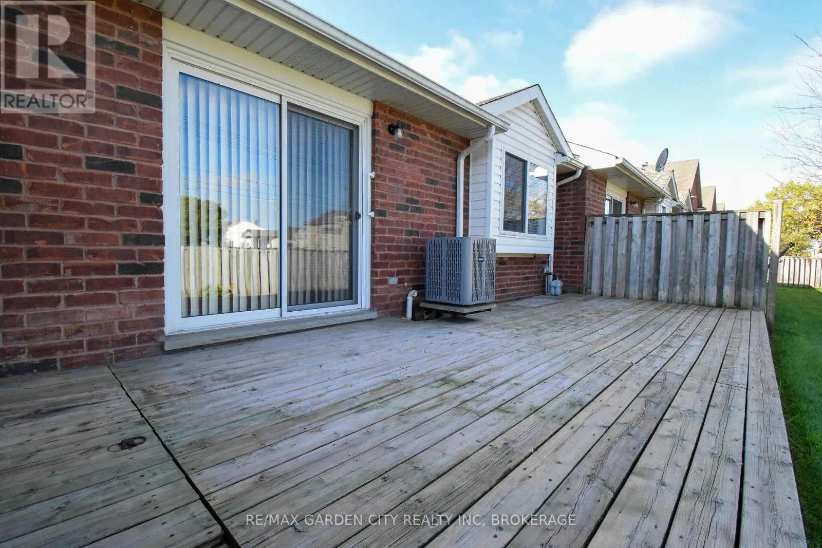 11 - 162 FIRST STREET, #11