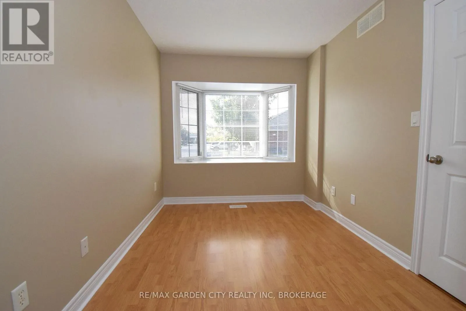 11 - 162 FIRST STREET, #11