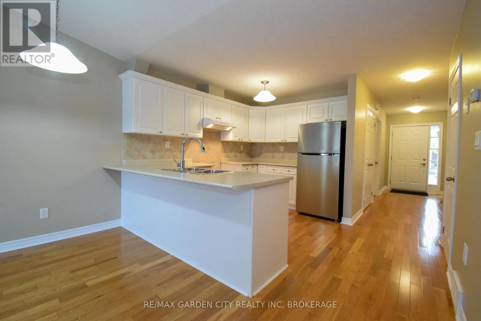 11 - 162 FIRST STREET, #11