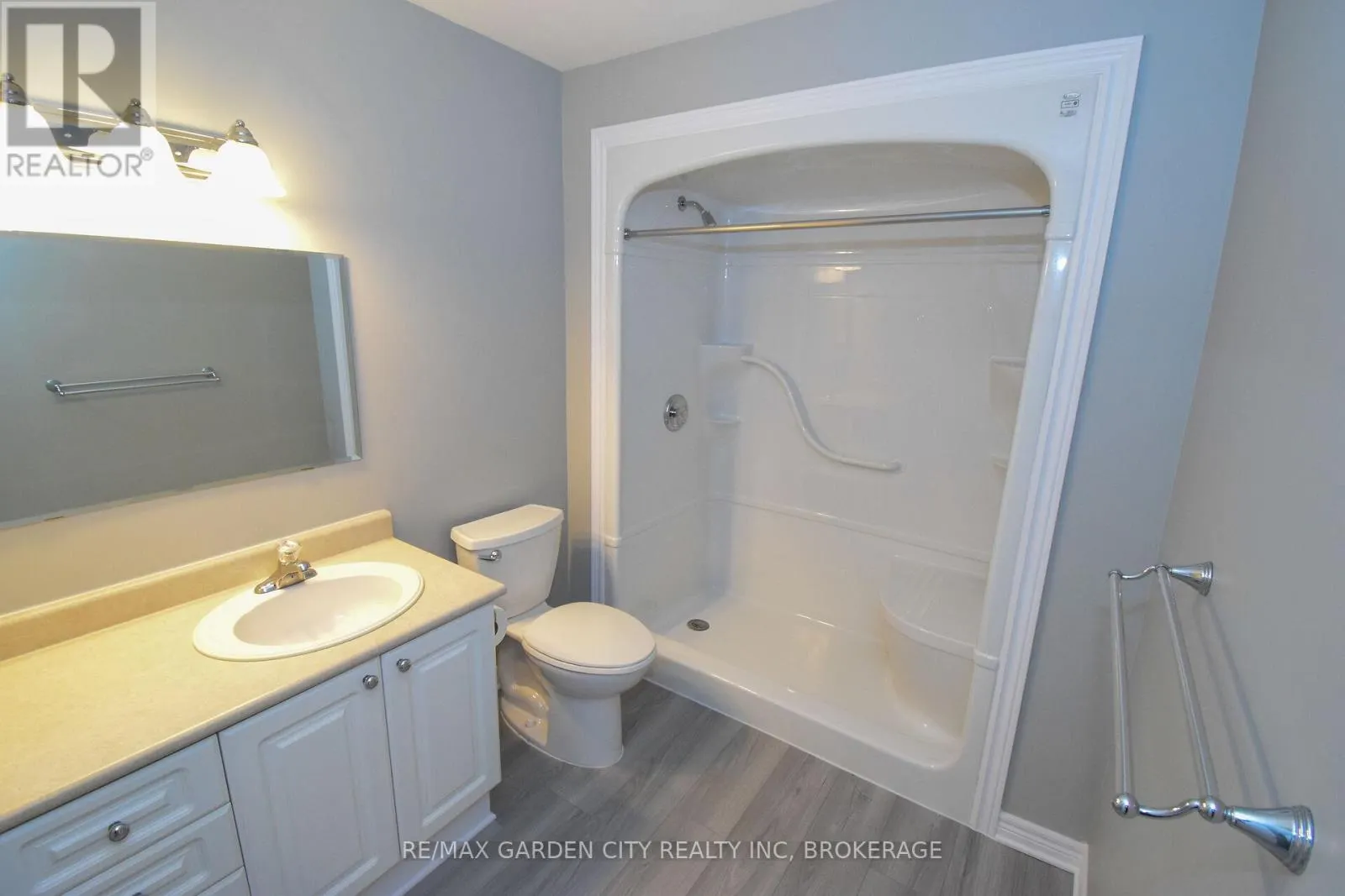 11 - 162 FIRST STREET, #11
