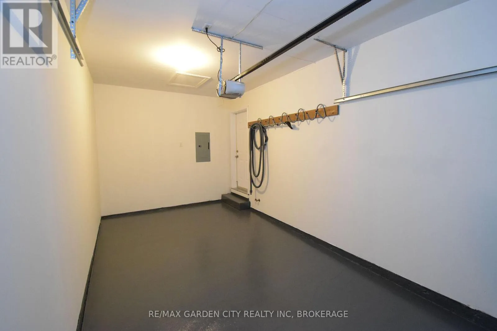 11 - 162 FIRST STREET, #11
