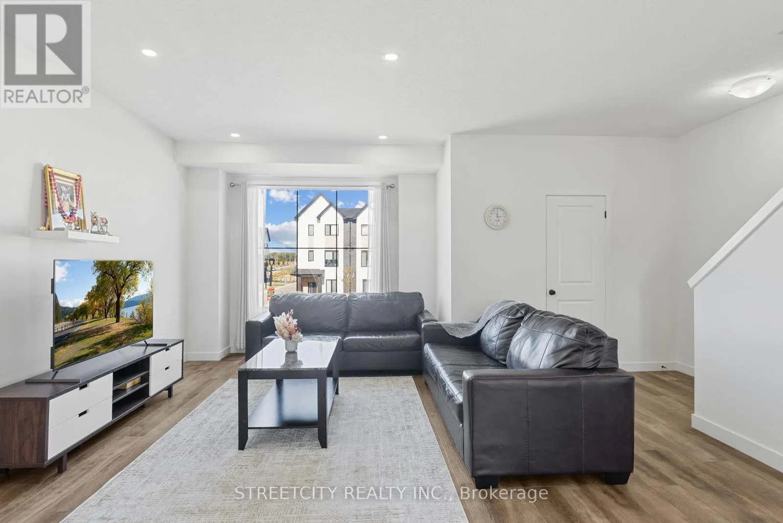64 - 1781 HENRICA AVENUE, #64