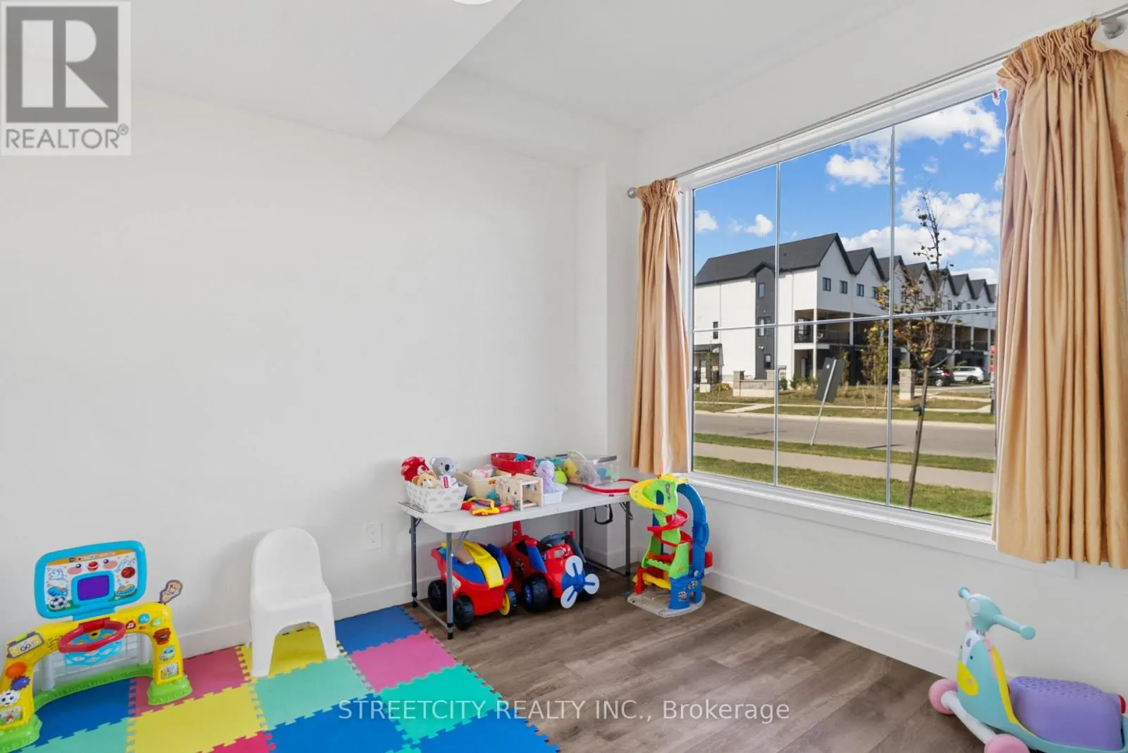 64 - 1781 HENRICA AVENUE, #64