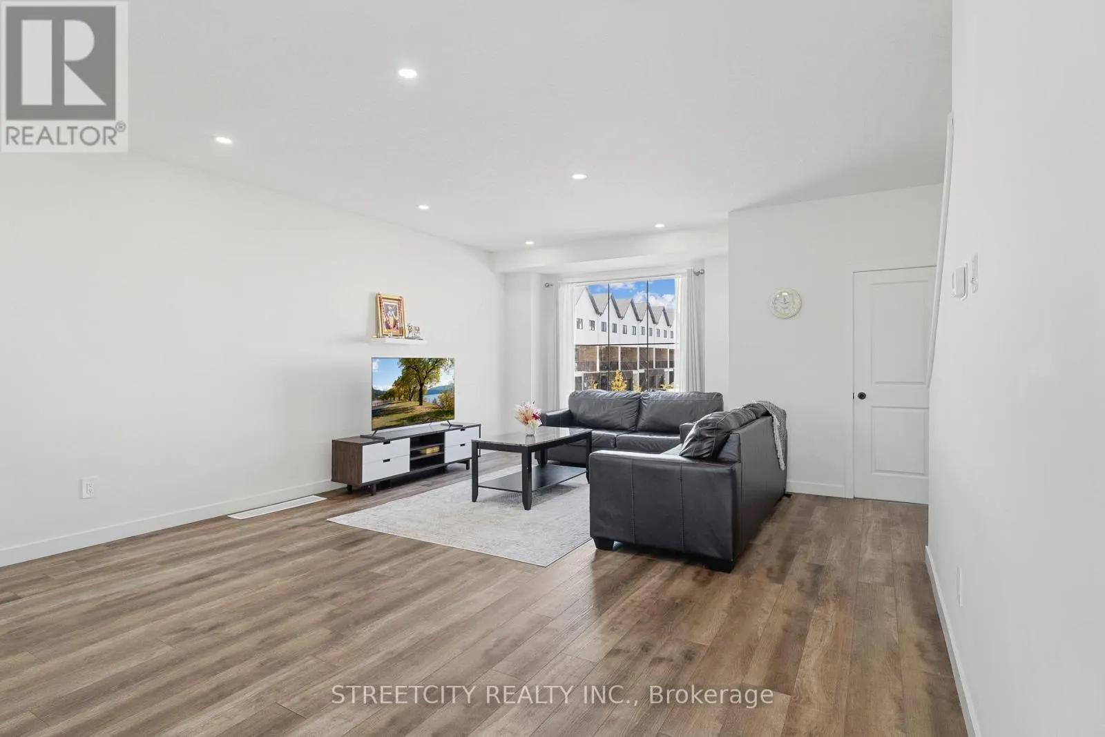 64 - 1781 HENRICA AVENUE, #64