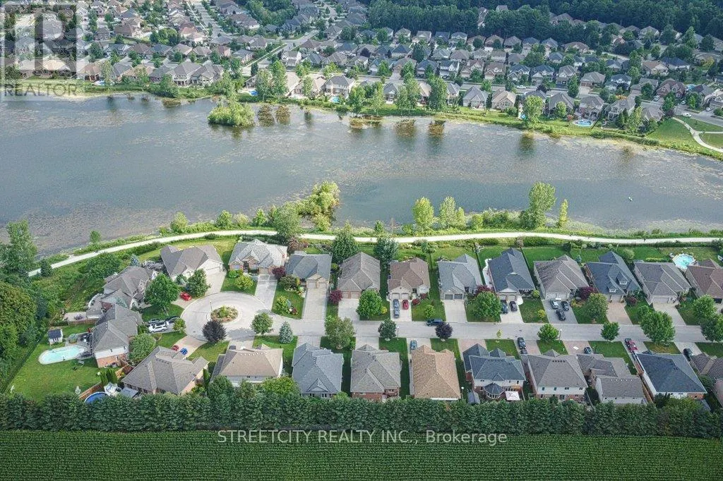 21 BEECHWOOD CIRCLE