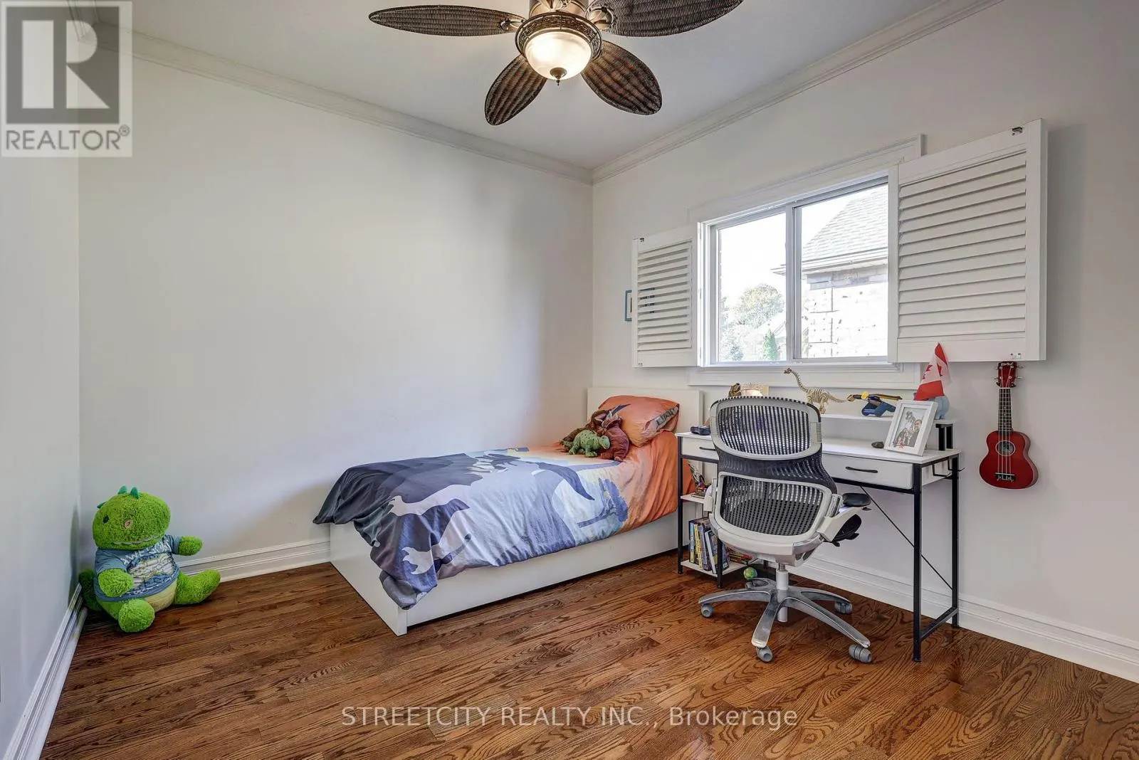 21 BEECHWOOD CIRCLE