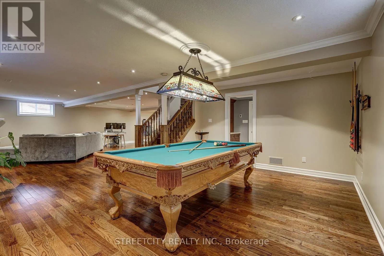 21 BEECHWOOD CIRCLE