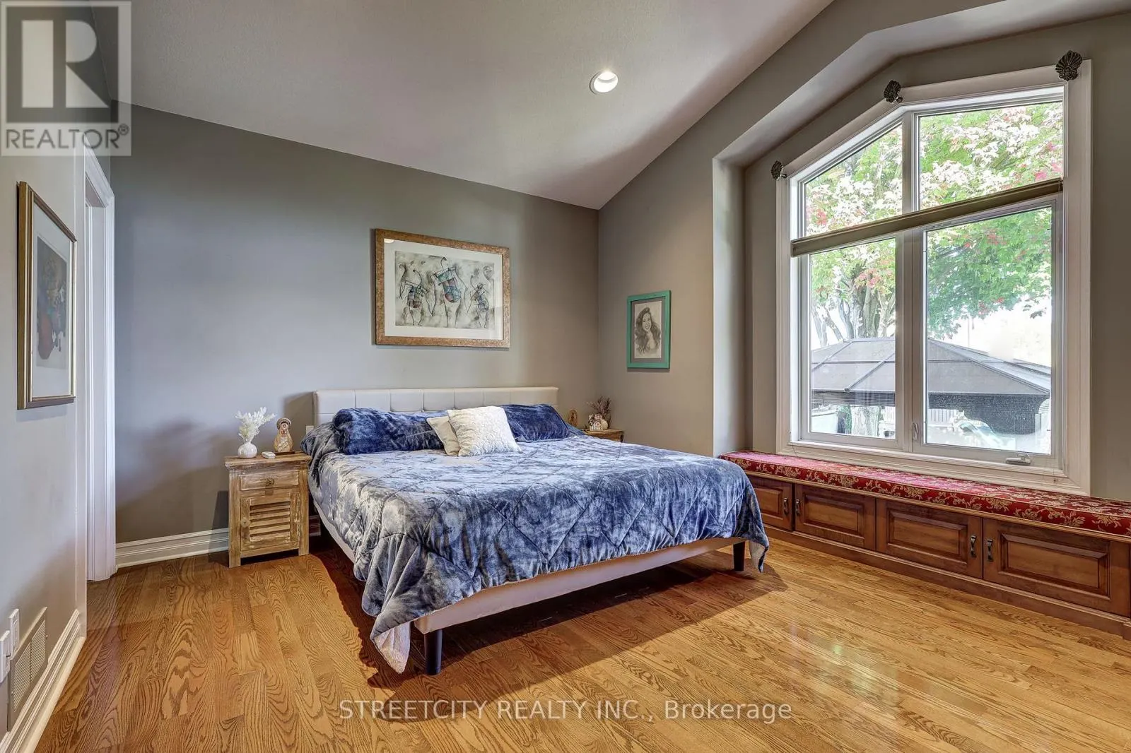 21 BEECHWOOD CIRCLE