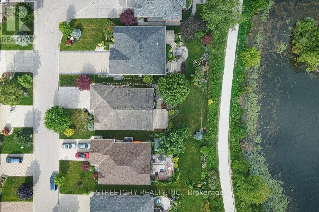 21 BEECHWOOD CIRCLE
