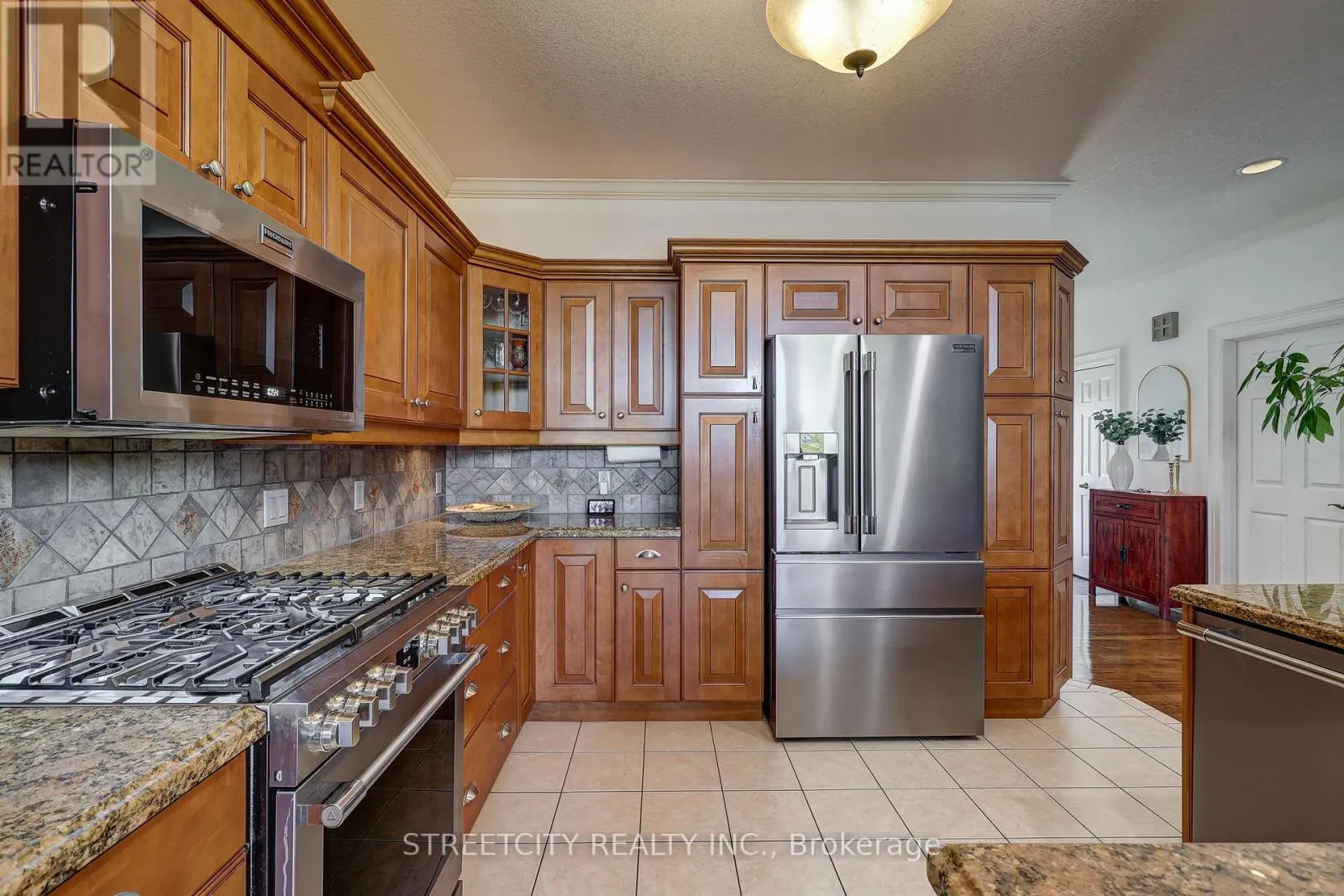 21 BEECHWOOD CIRCLE