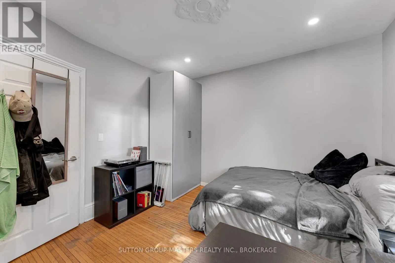 146 COLLINGWOOD STREET