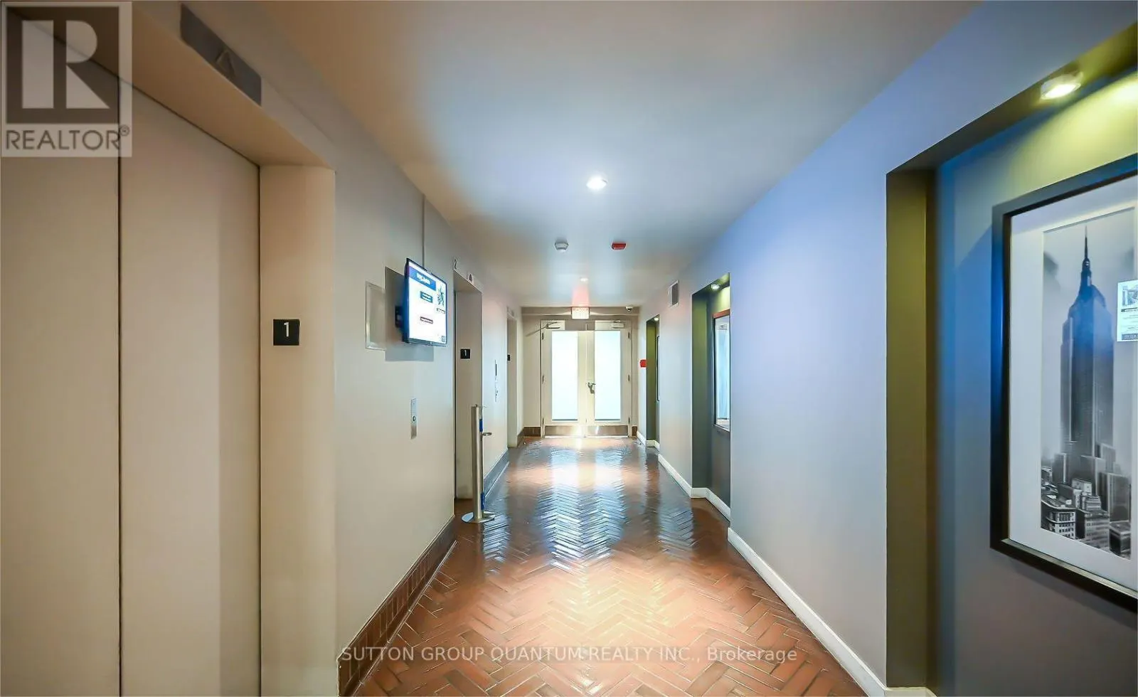 307 - 66 BAY STREET S