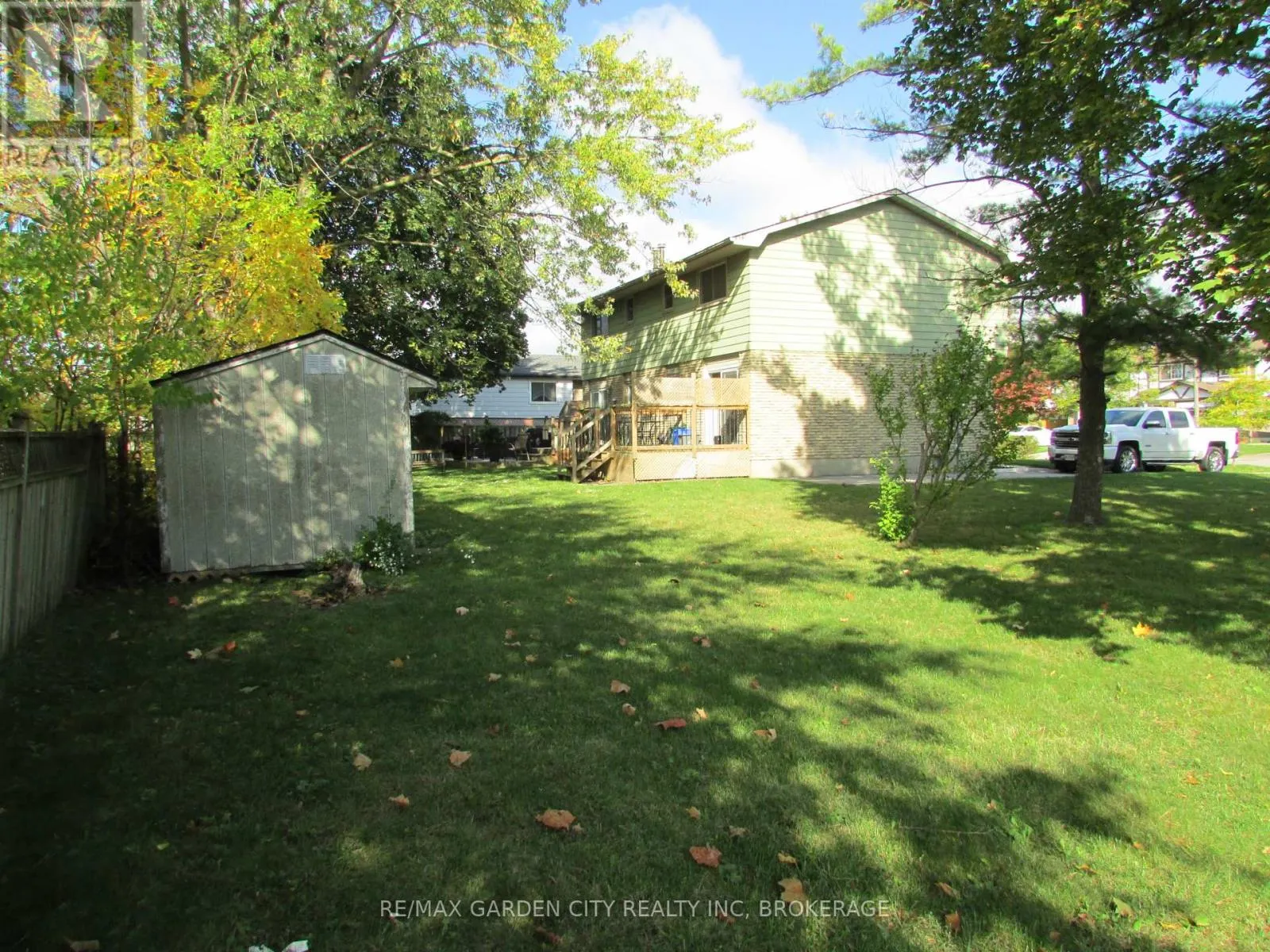 32 GREYSTONE CRESCENT