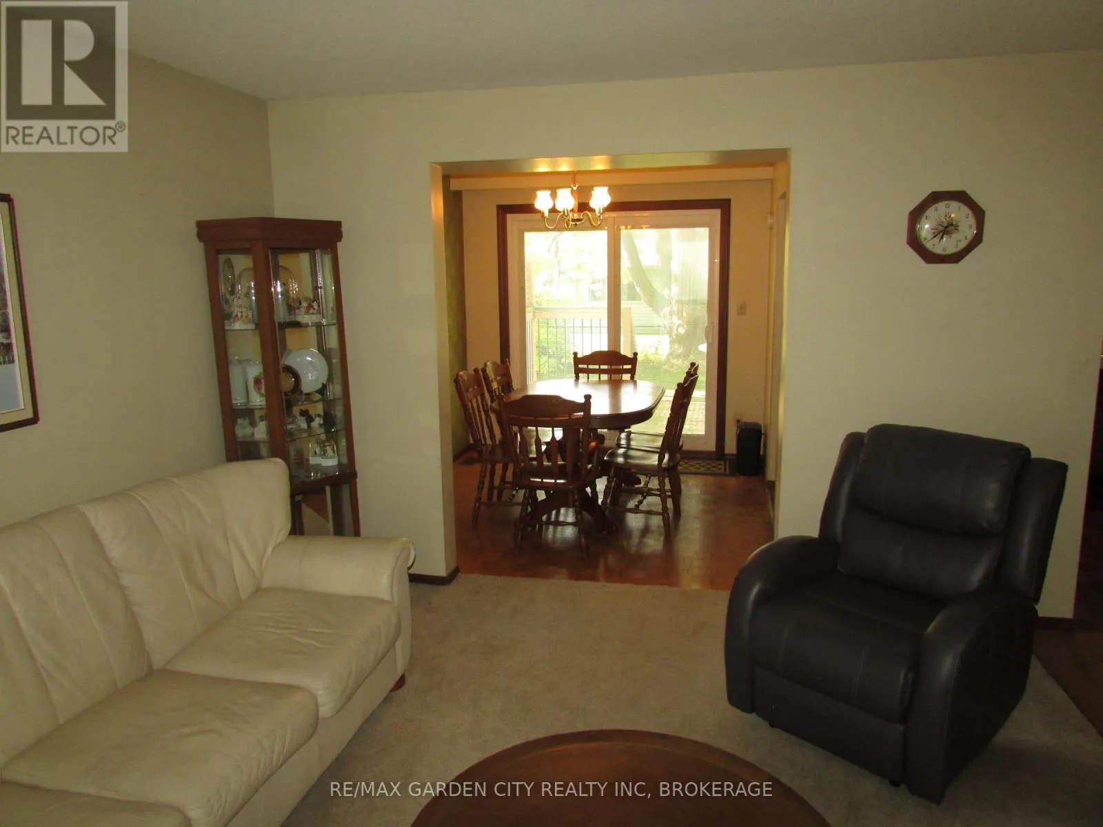 32 GREYSTONE CRESCENT