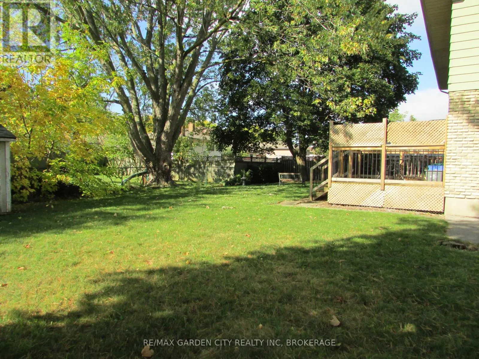 32 GREYSTONE CRESCENT
