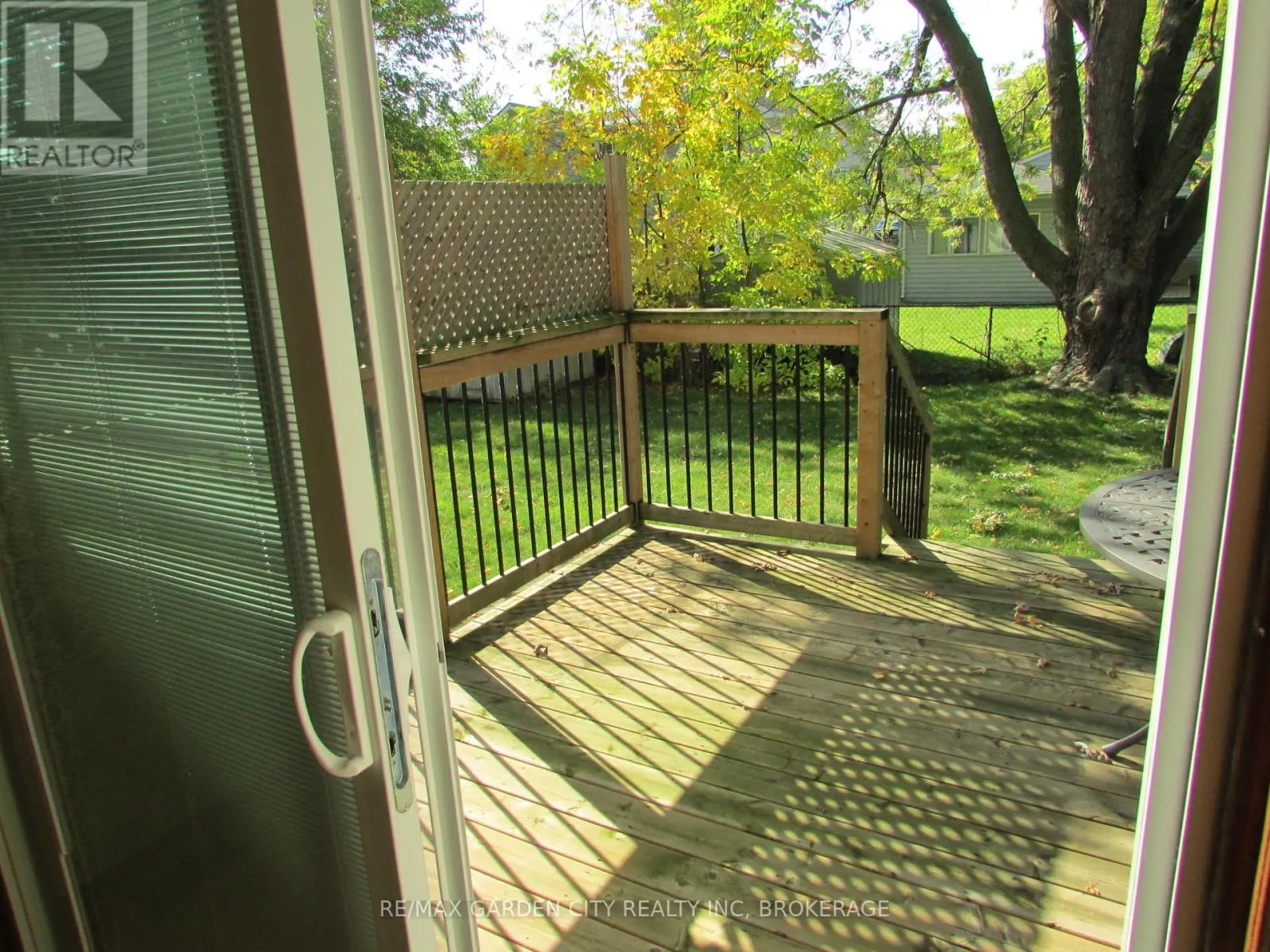 32 GREYSTONE CRESCENT