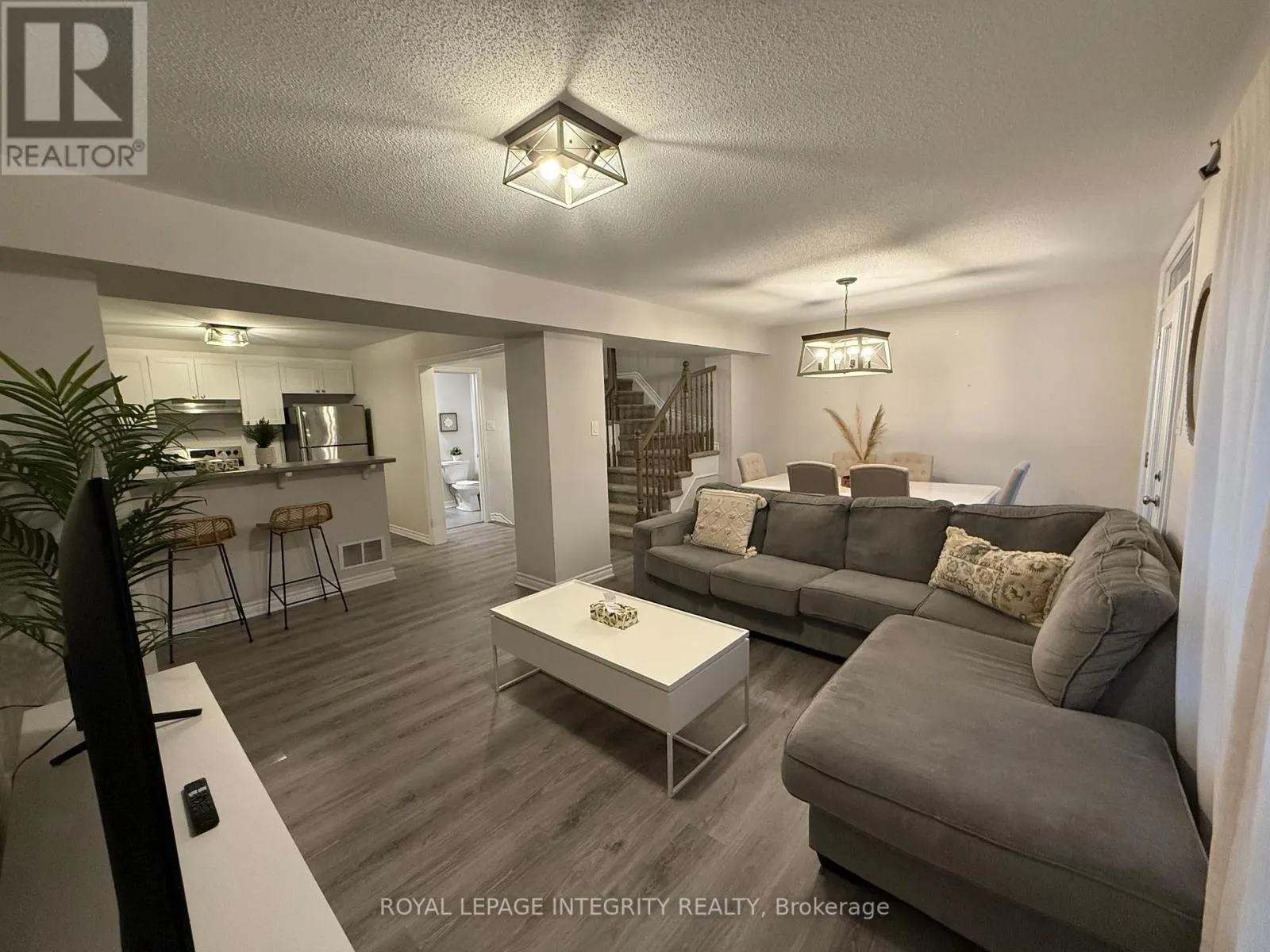 96 FEATHERTOP LANE S