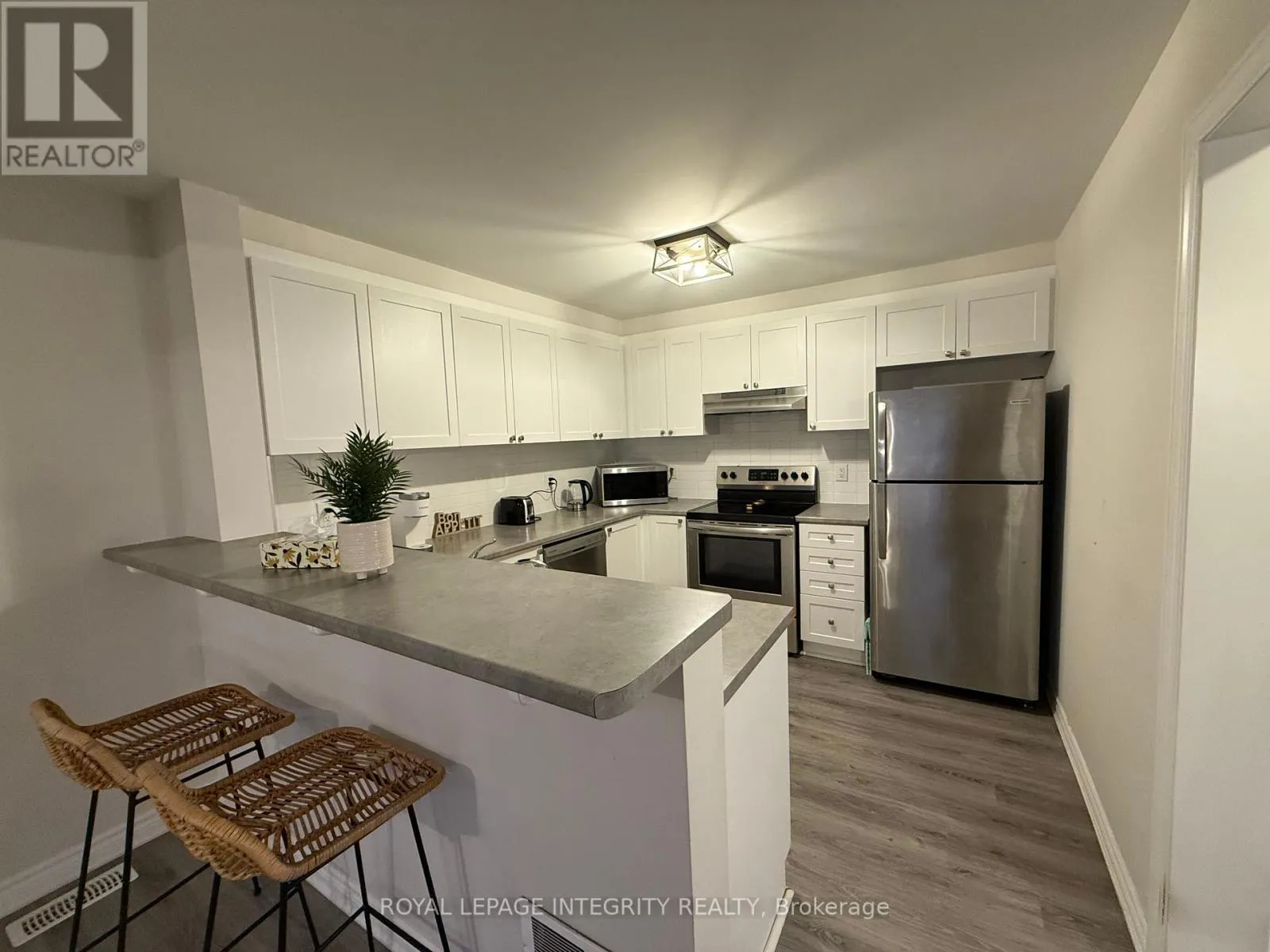 96 FEATHERTOP LANE S