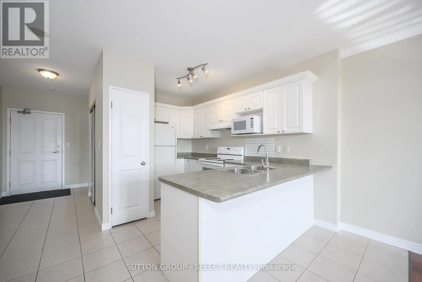 511 - 353 COMMISSIONERS ROAD W, #511