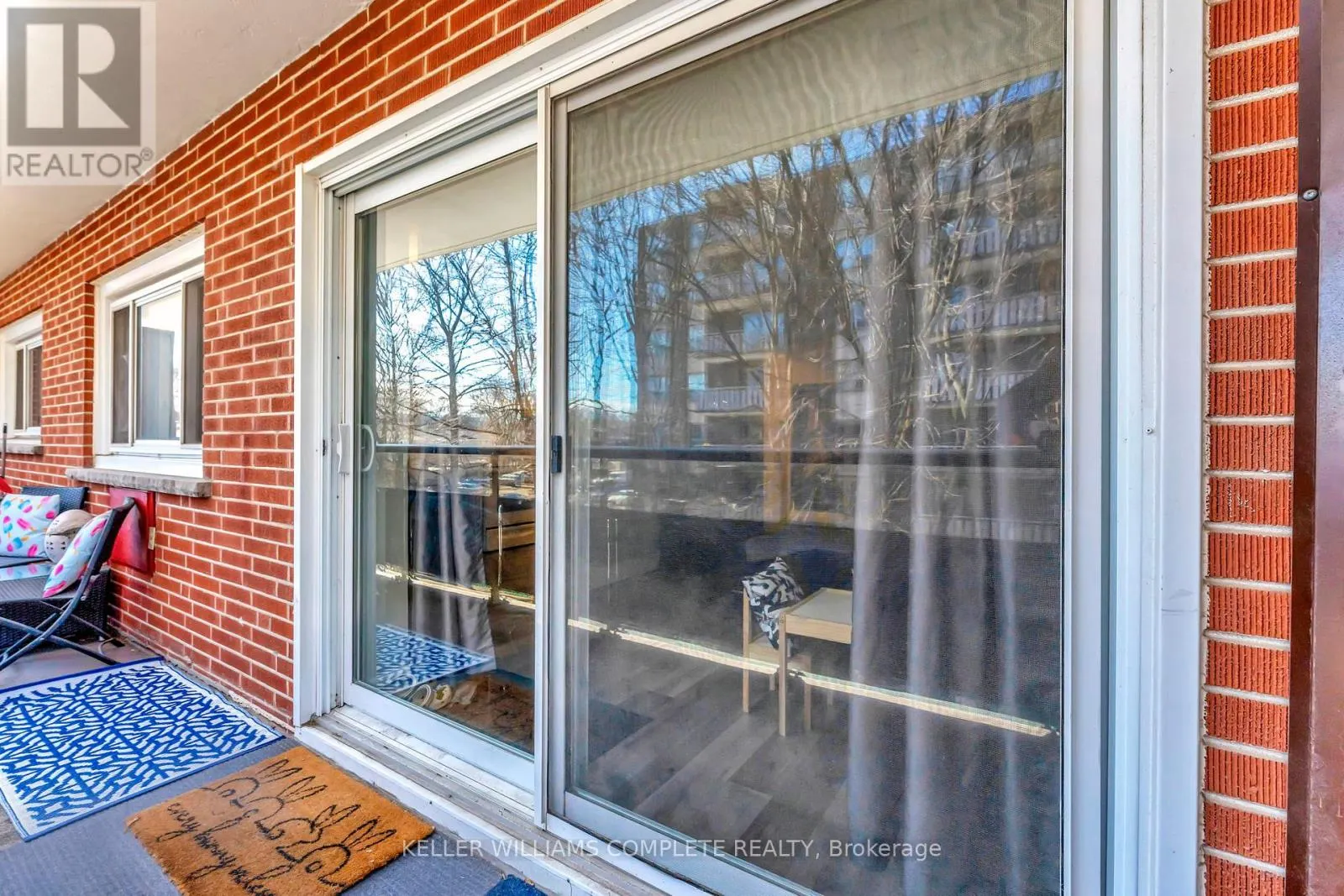 307 - 11 WOODMAN DRIVE S