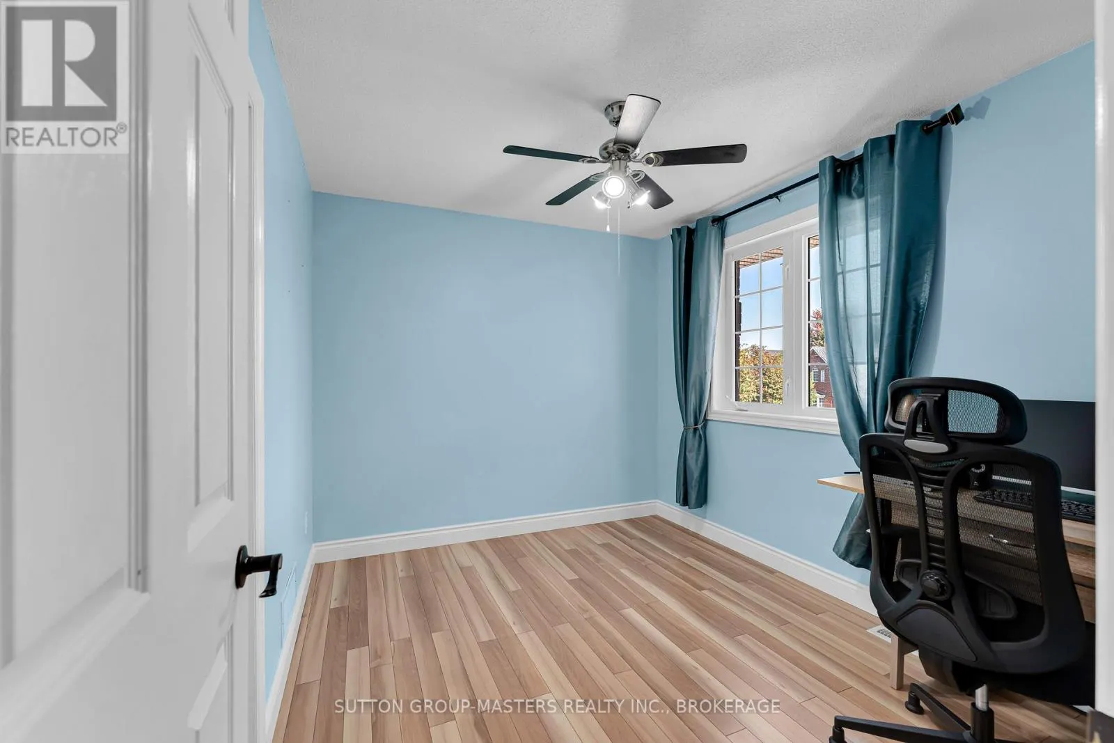 1396 THORNWOOD CRESCENT