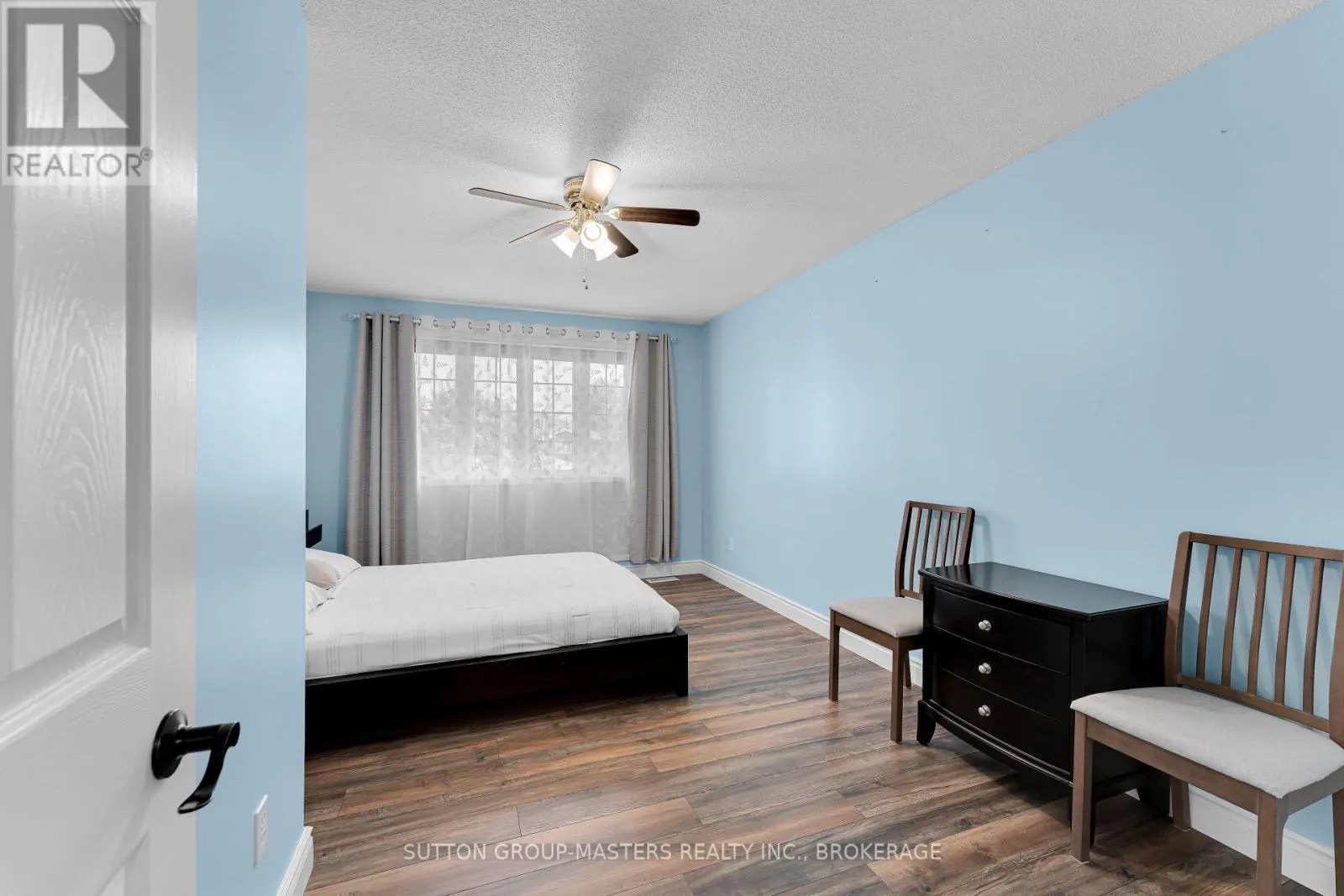 1396 THORNWOOD CRESCENT