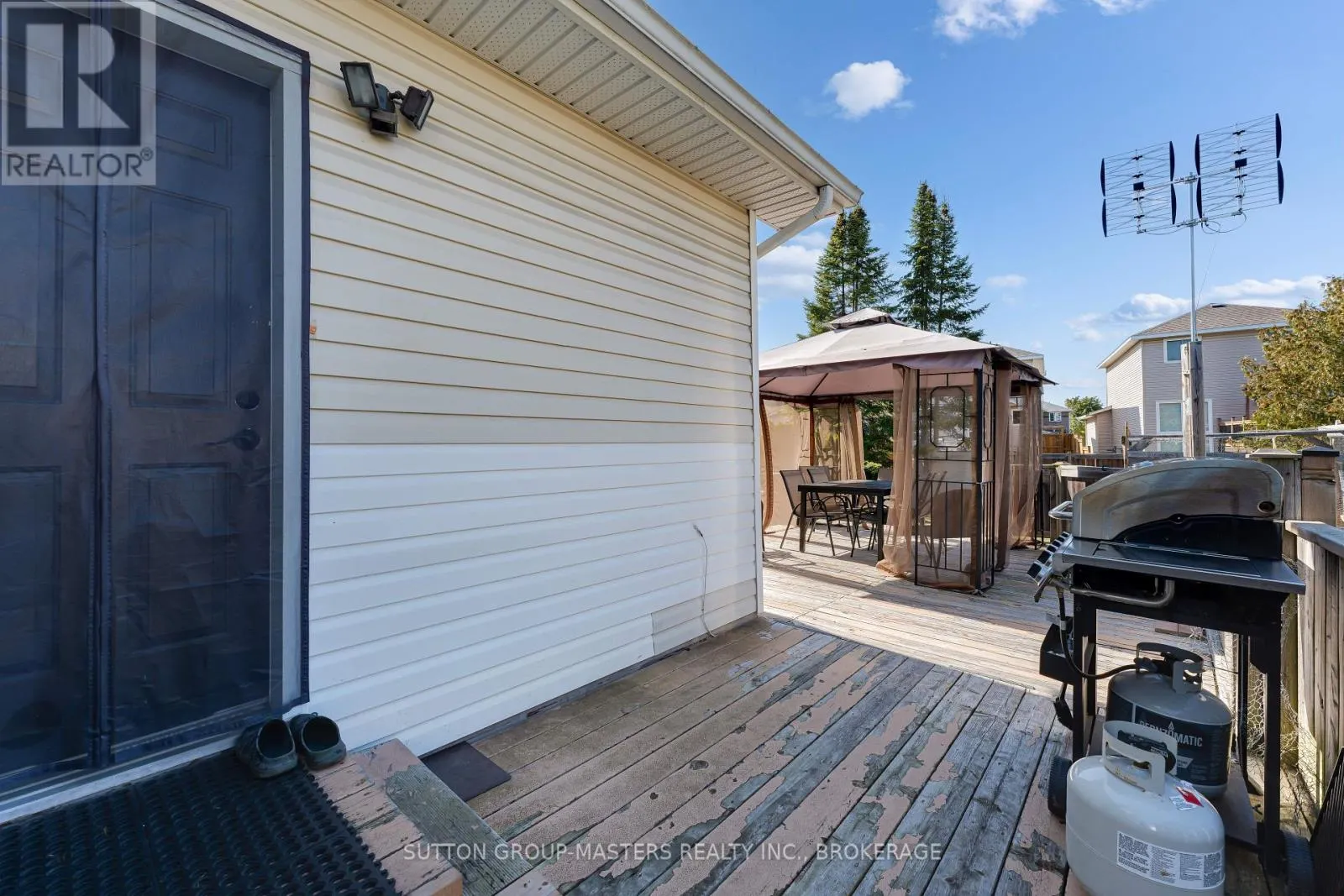 1396 THORNWOOD CRESCENT