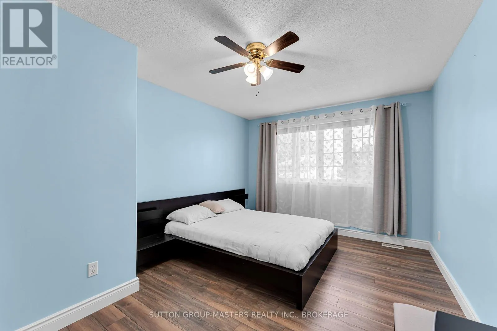 1396 THORNWOOD CRESCENT