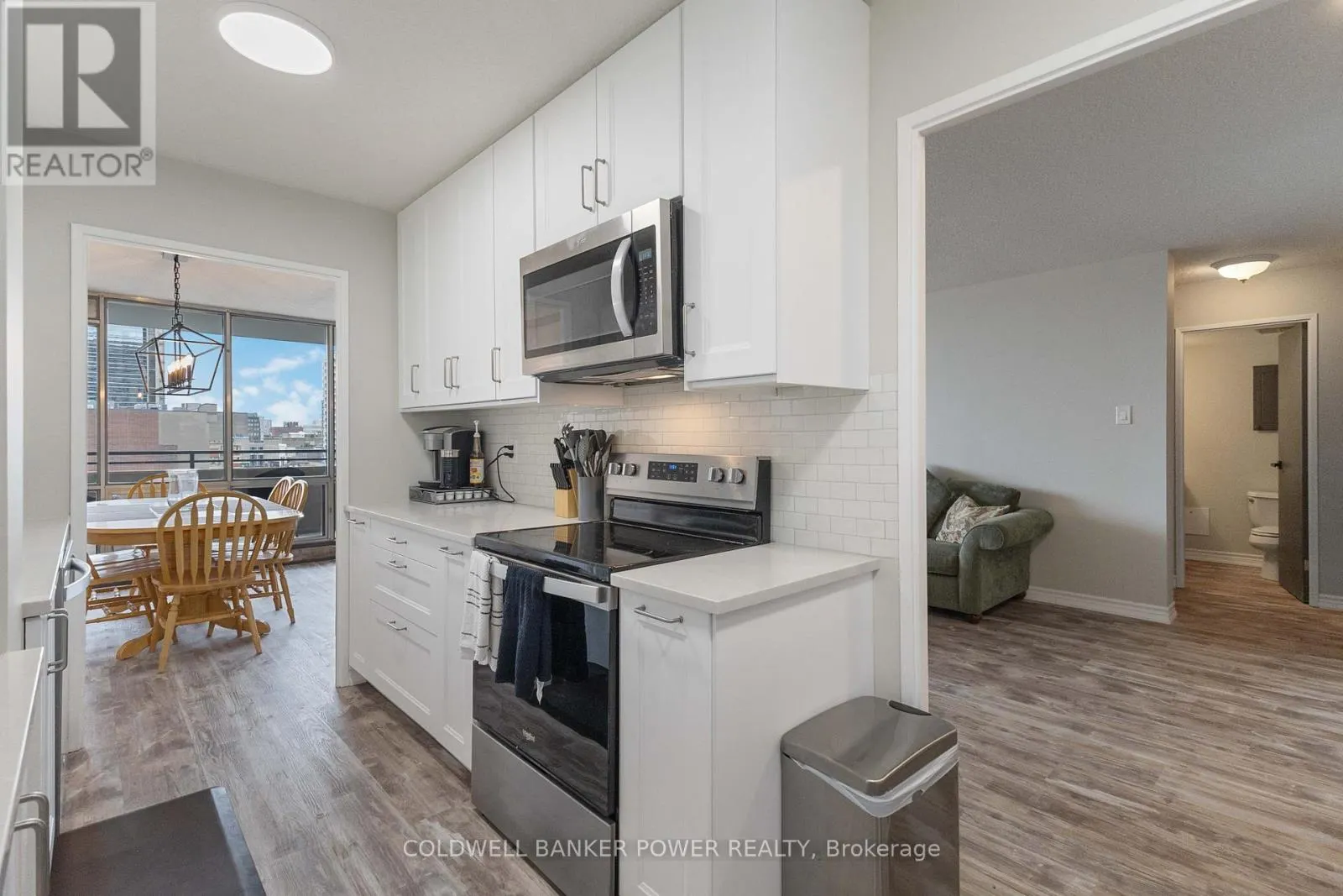 604 - 389 DUNDAS STREET, #604