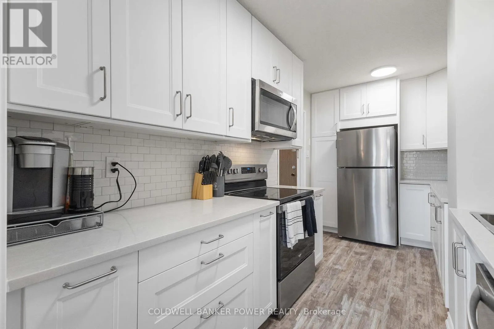 604 - 389 DUNDAS STREET, #604