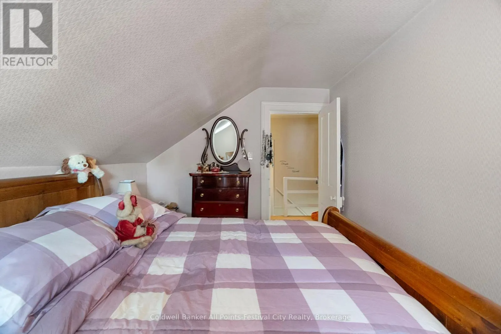 31 VICTORIA STREET S