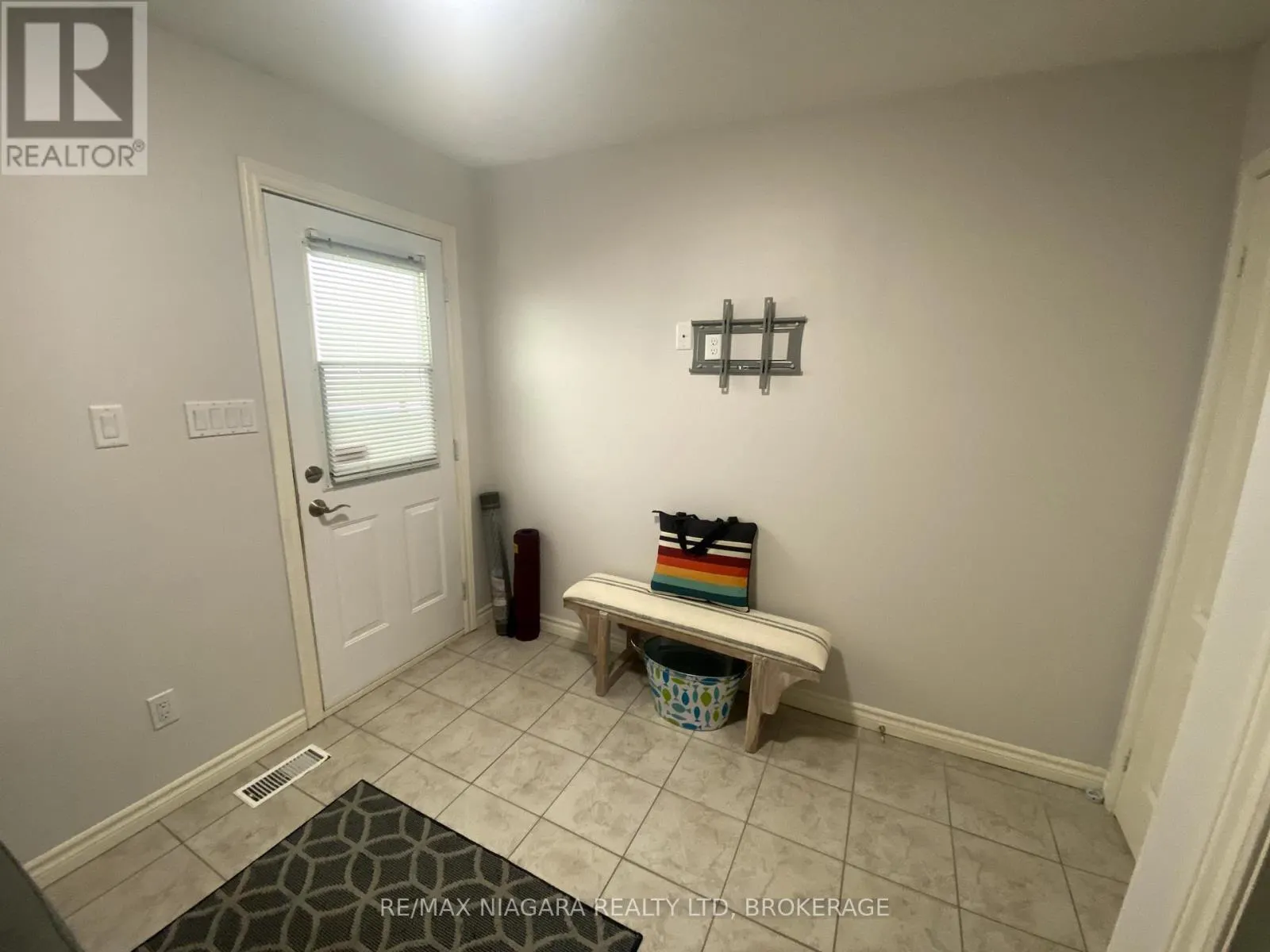4875 FIRELANE 18