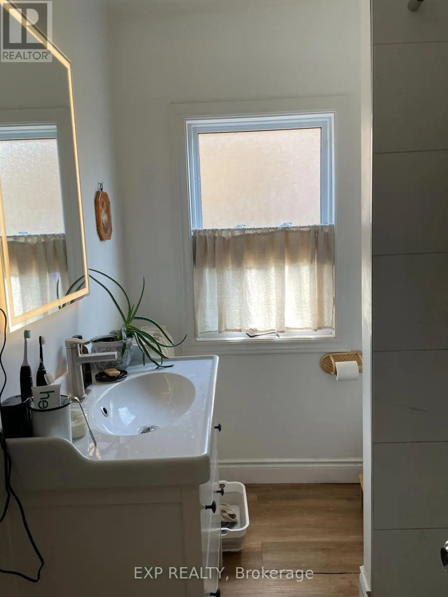 3 - 53 PROCTOR BOULEVARD, #3