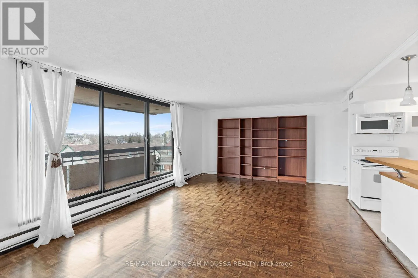 502 - 20 DRIVEWAY DRIVE S