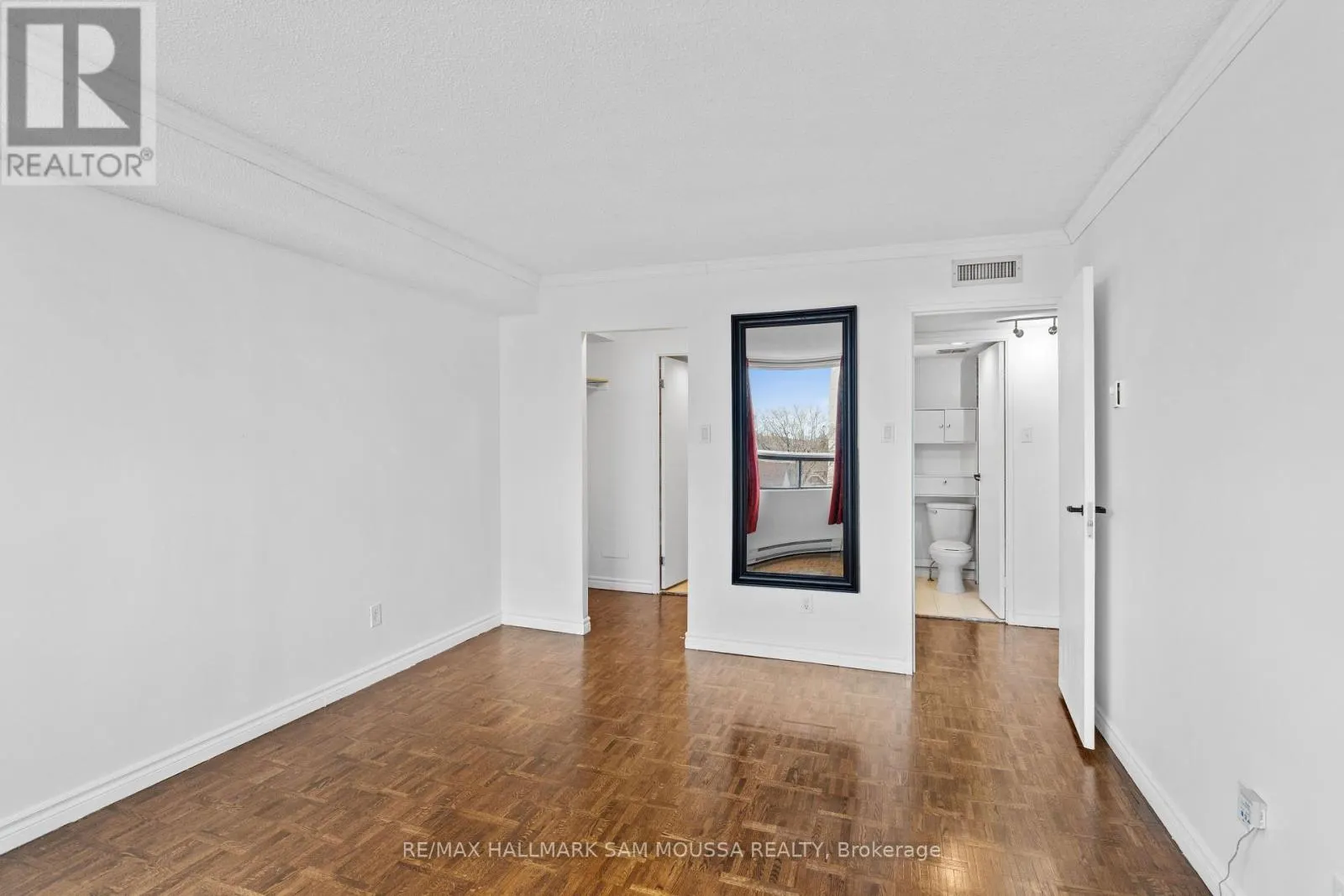 502 - 20 DRIVEWAY DRIVE S
