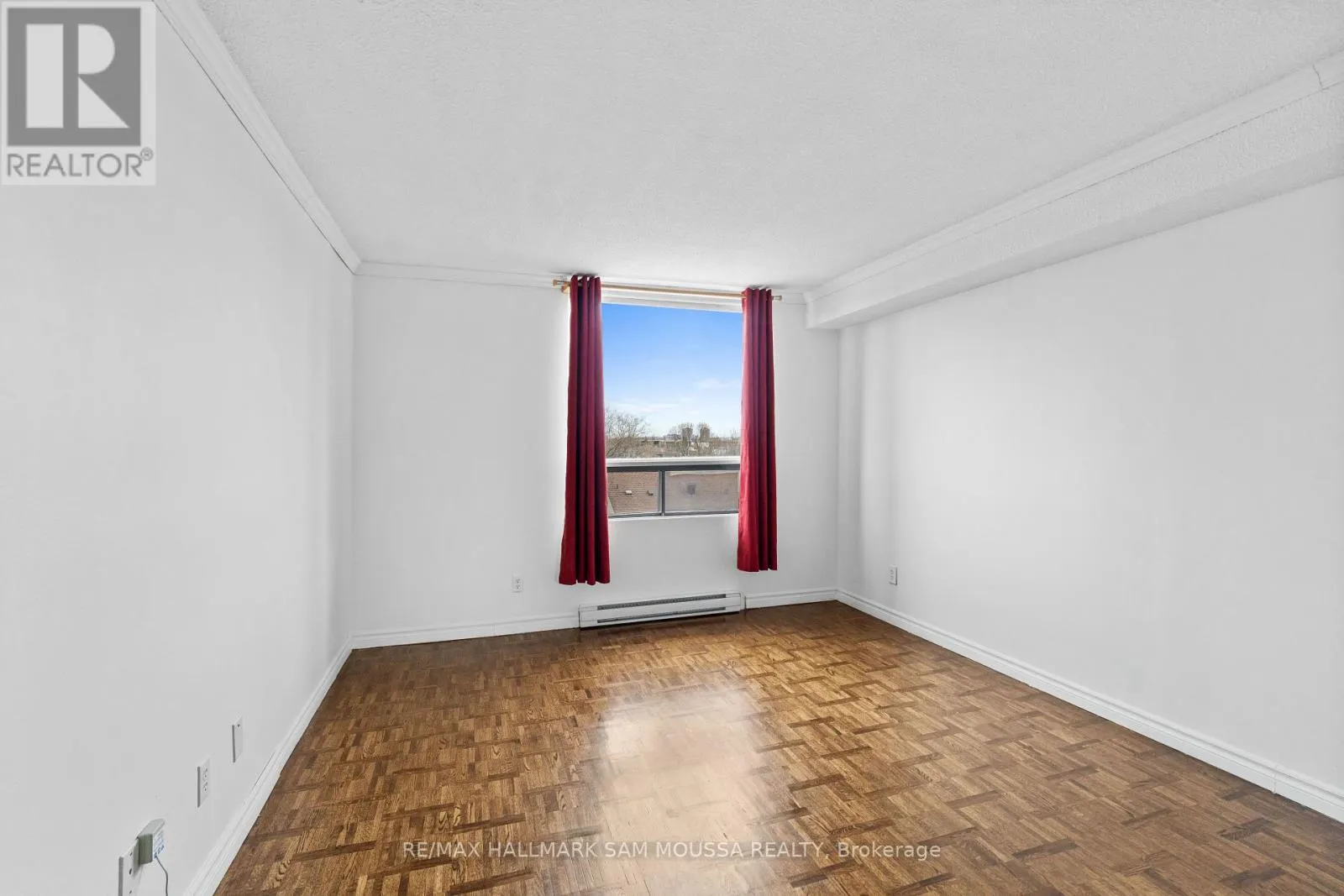 502 - 20 DRIVEWAY DRIVE S