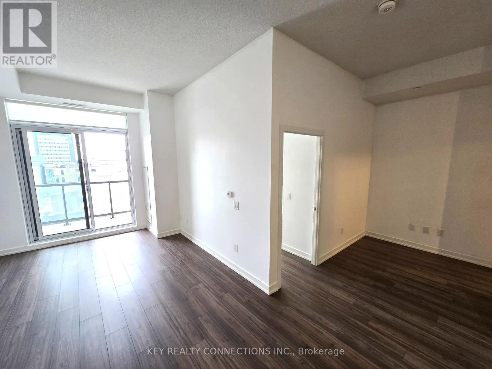 415 - 55 DUKE STREET W