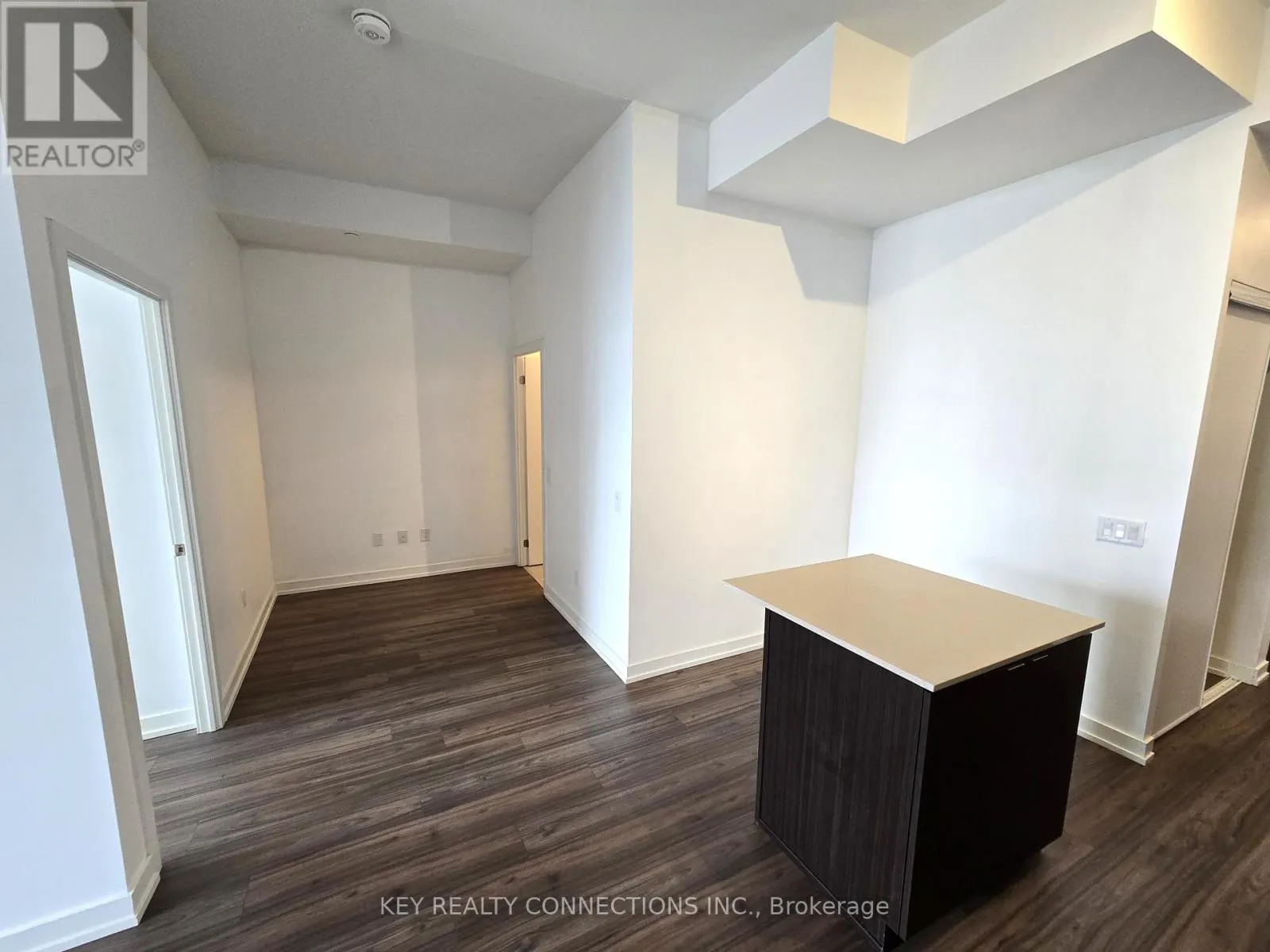 415 - 55 DUKE STREET W