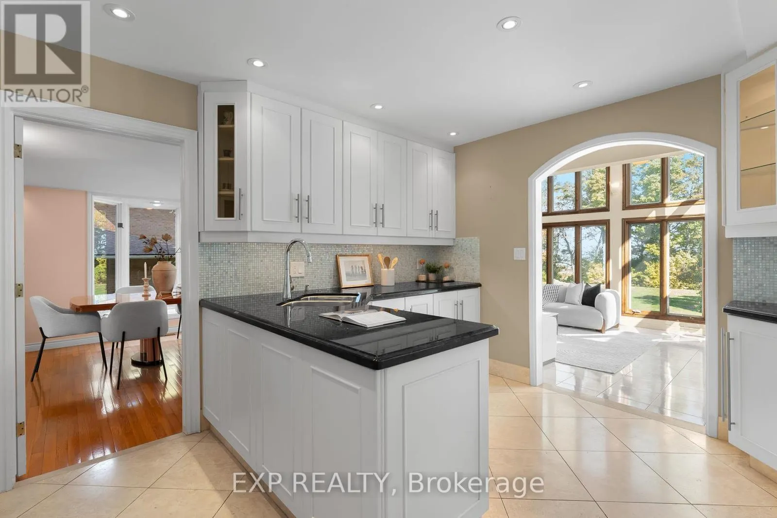 887 MONTGOMERY DRIVE