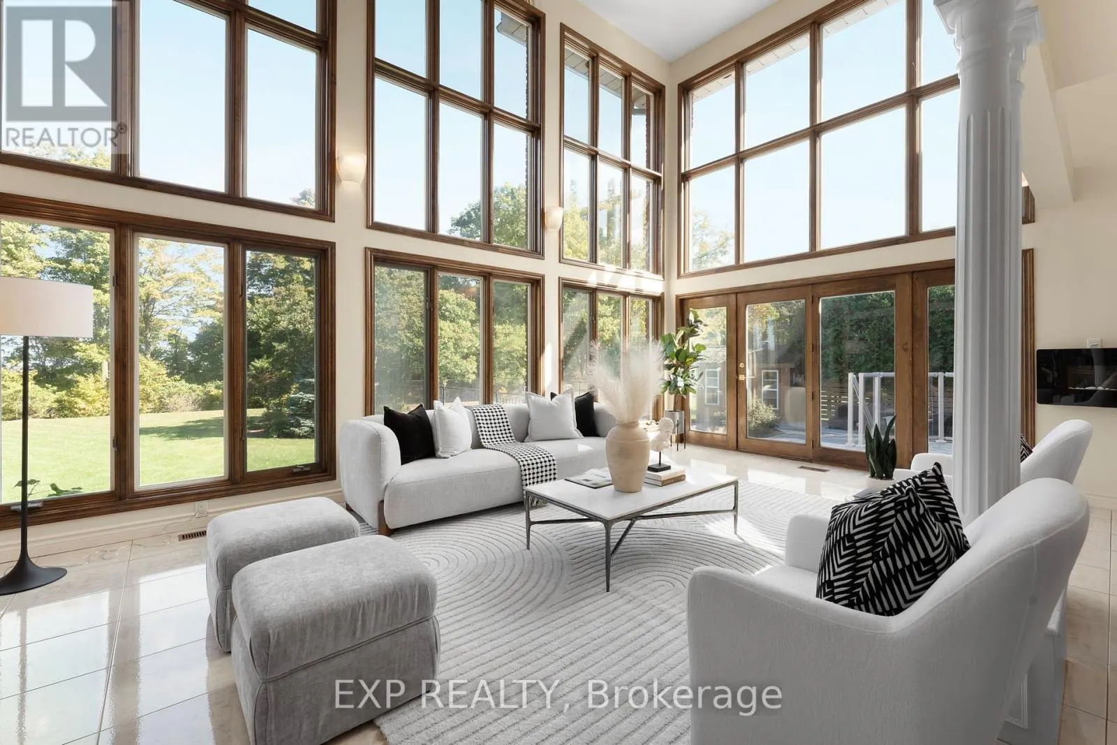 887 MONTGOMERY DRIVE