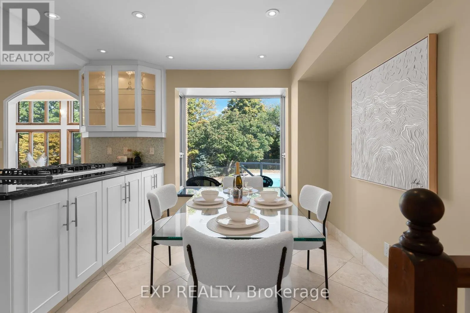 887 MONTGOMERY DRIVE