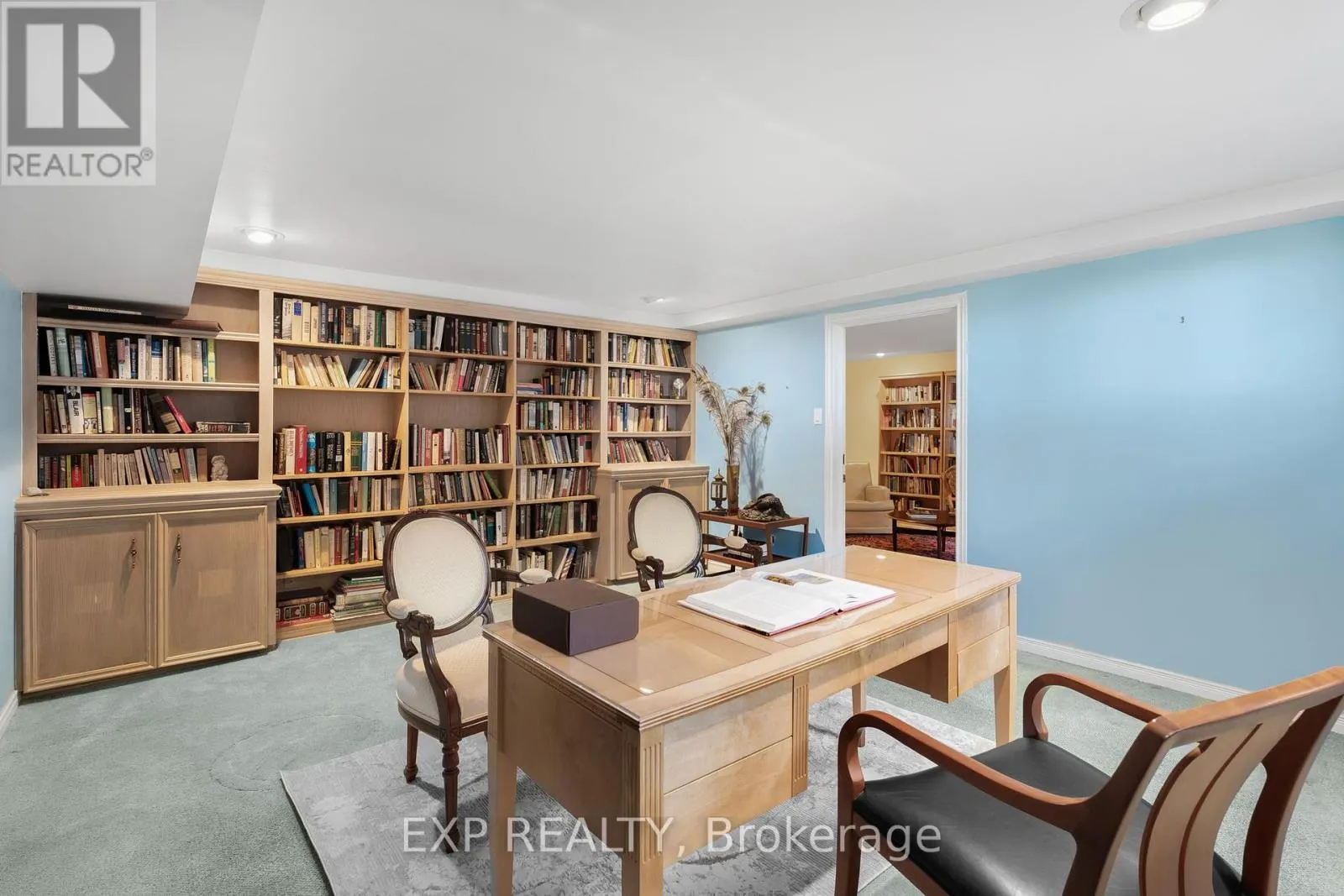 887 MONTGOMERY DRIVE